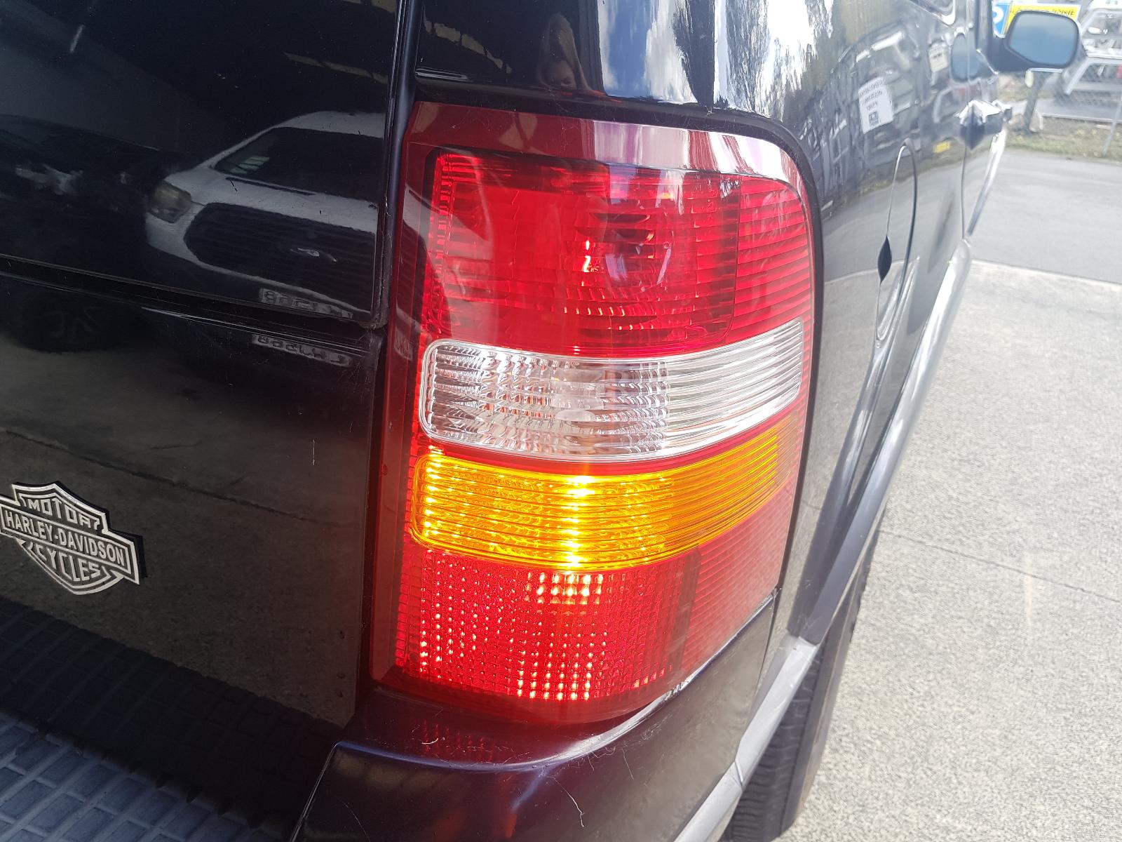 Ford Explorer - UT 2001-2005