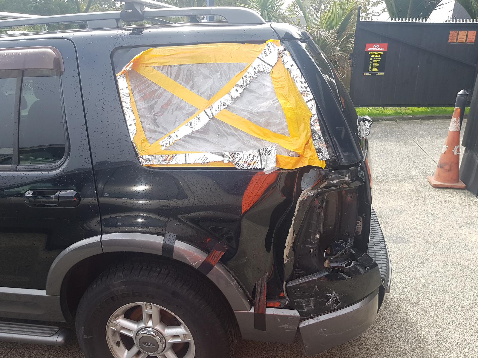 Ford Explorer - UT 2001-2005