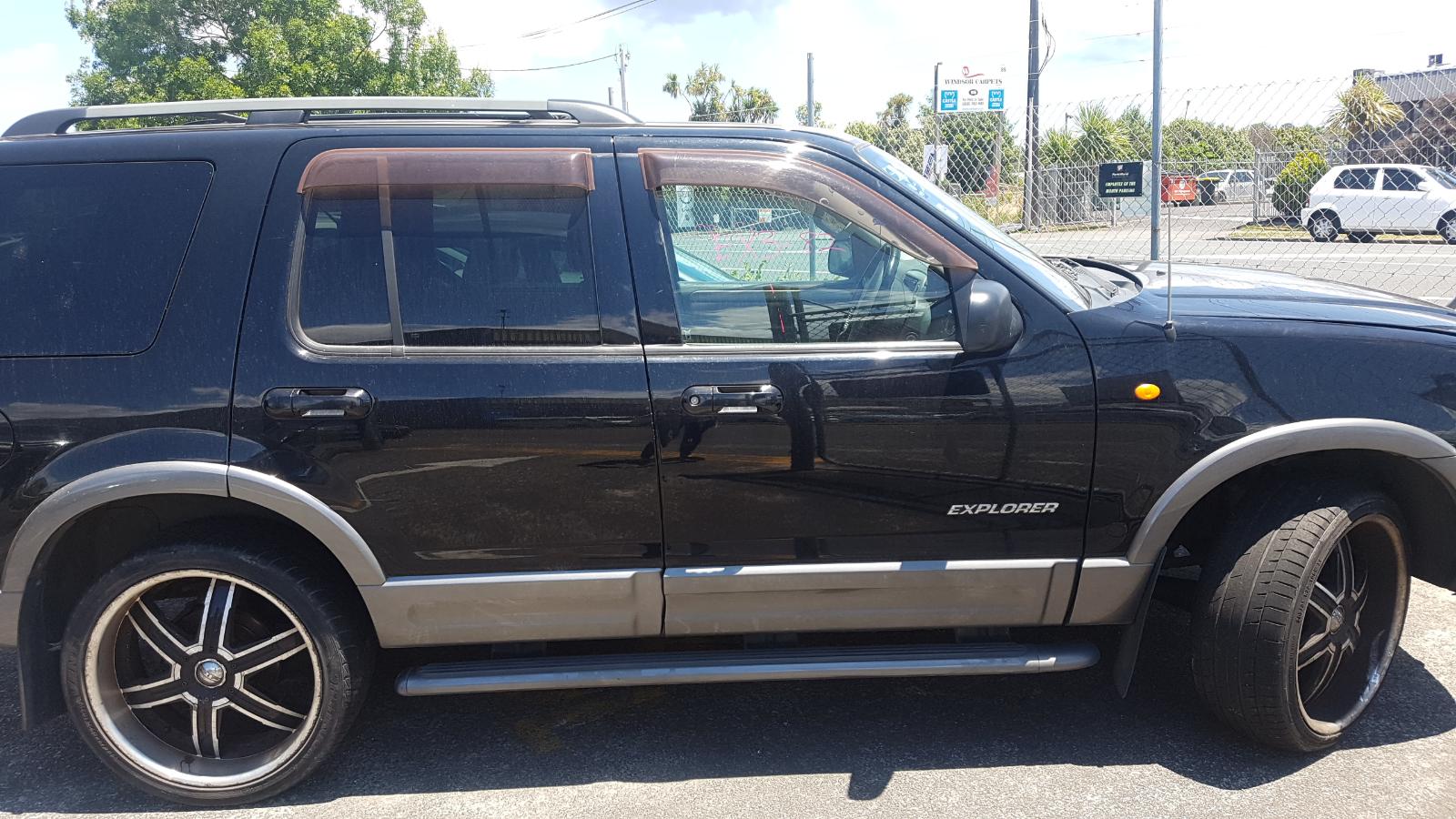 Ford Explorer - UT 2001-2005