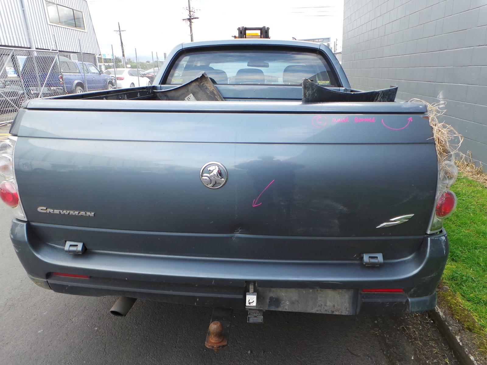 Holden Crewman - VZ  2004-2007