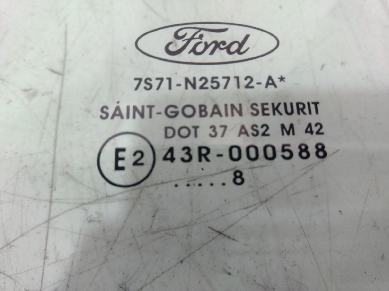 Right_Rear_Door_Window