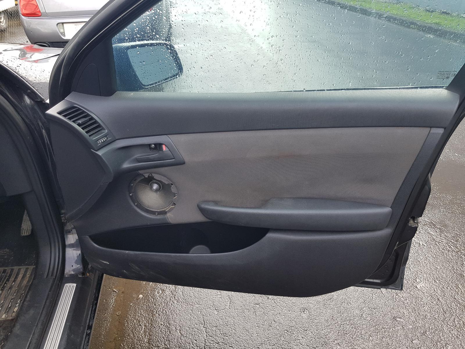 Holden Commodore - VE Omega 06-