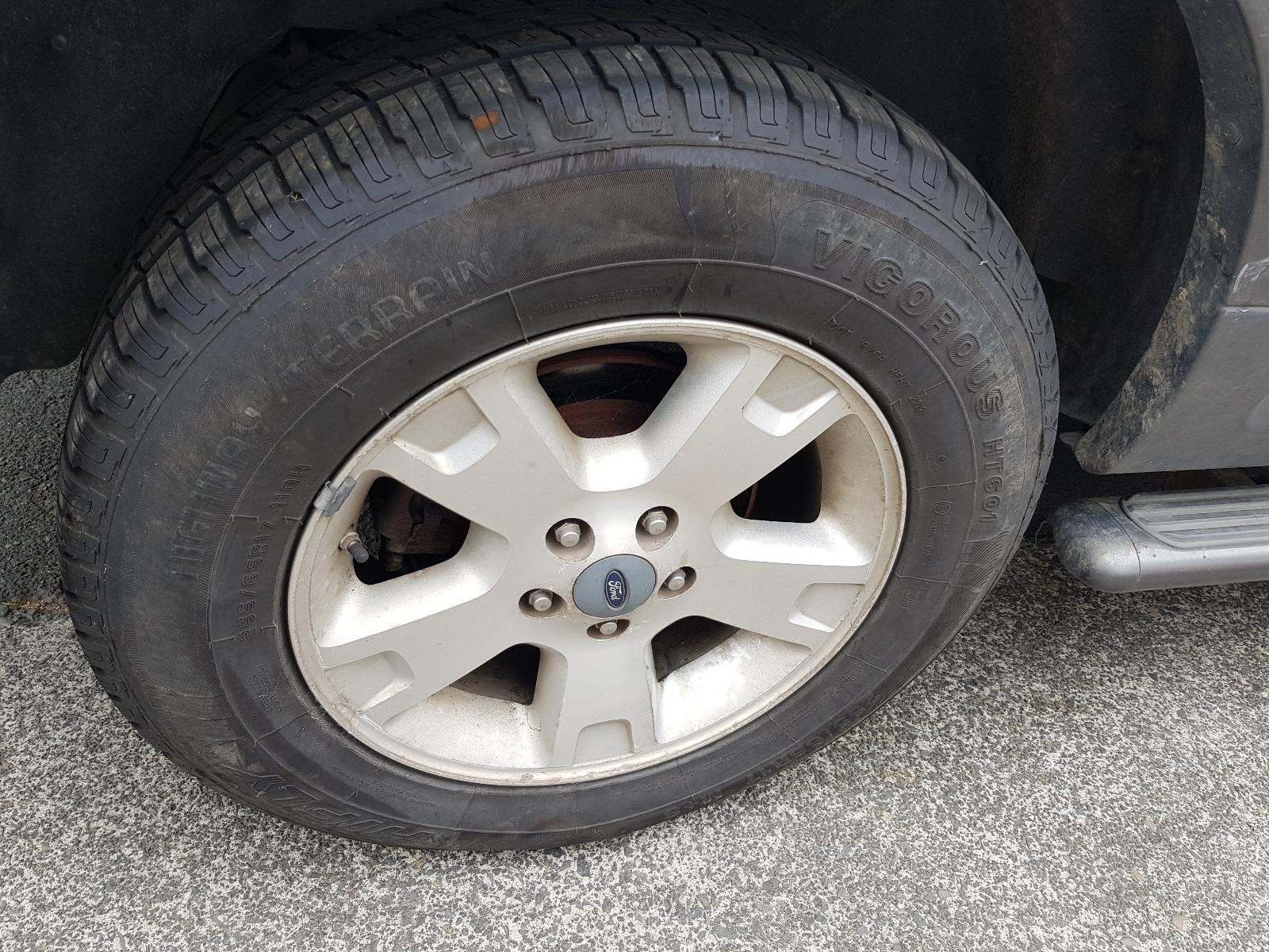 Ford Explorer - UT 2001-2005