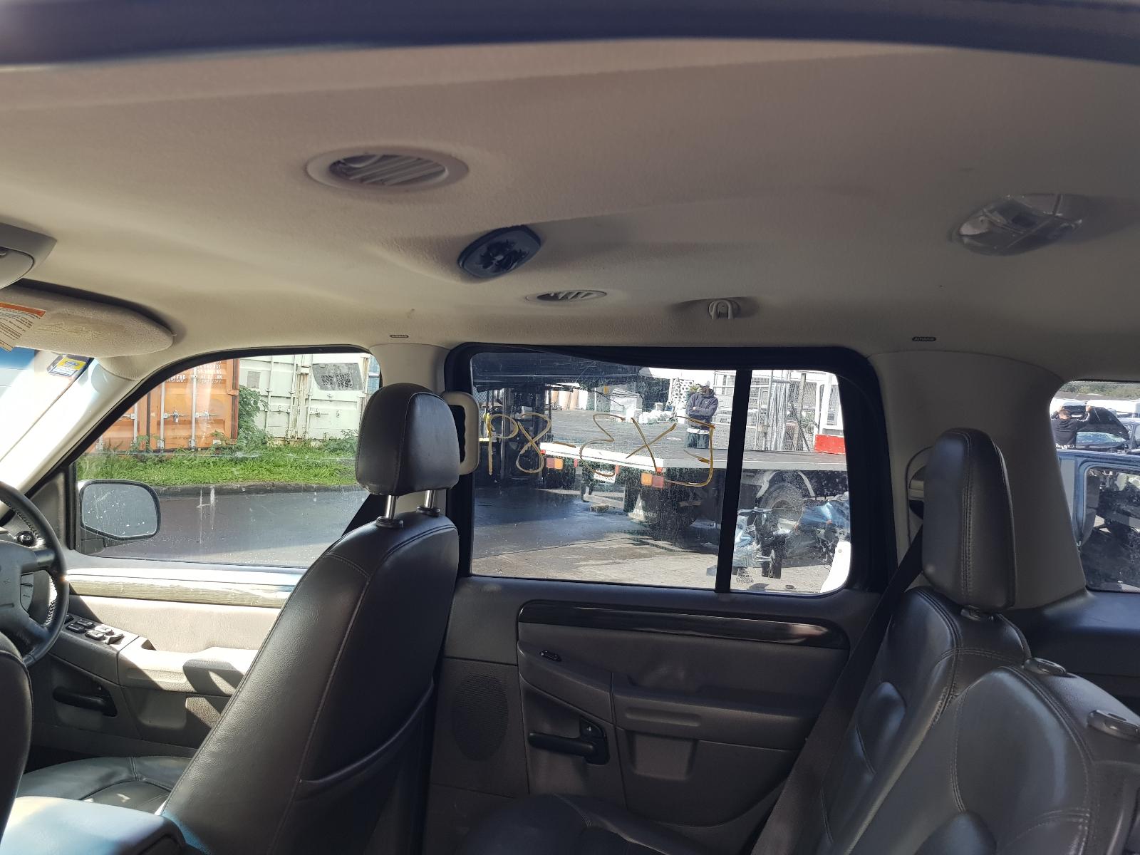 Ford Explorer - UT 2001-2005