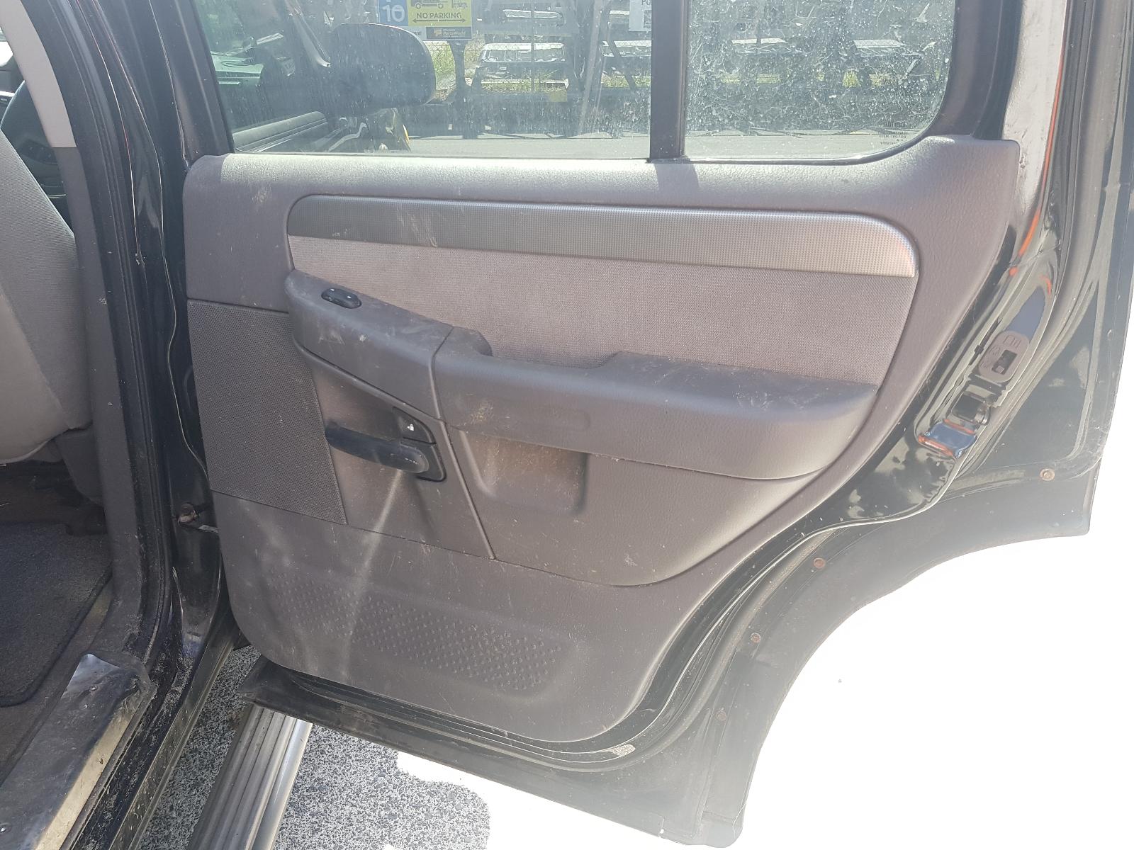 Ford Explorer - UT 2001-2005