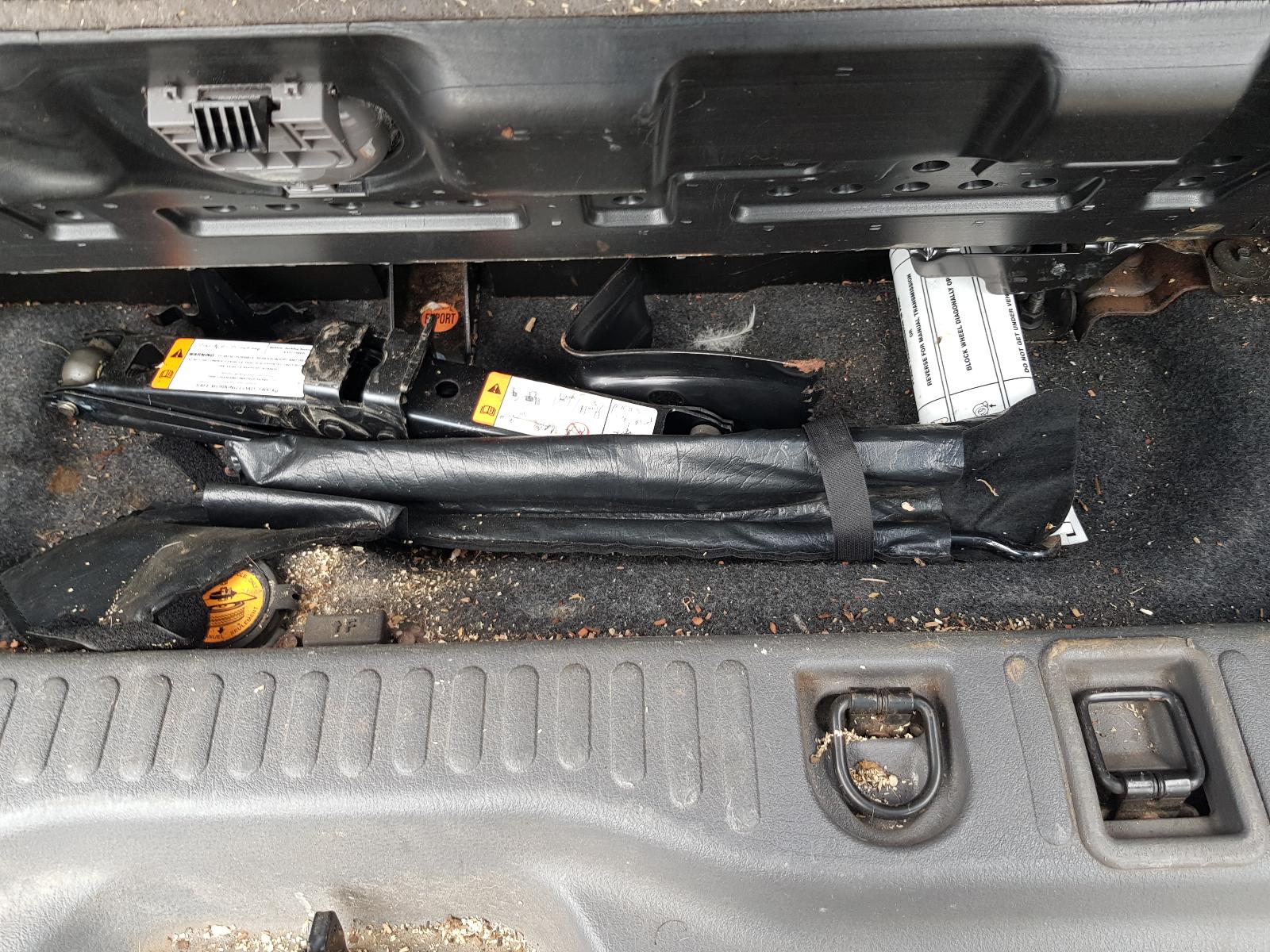 Ford Explorer - UT 2001-2005