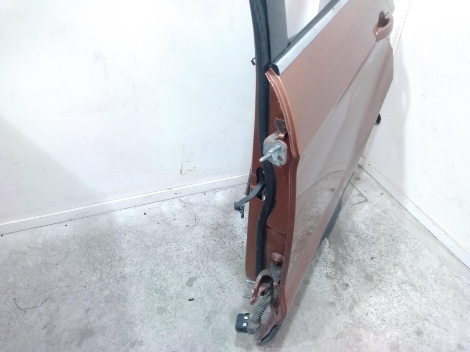 Left_Rear_Door_Sliding