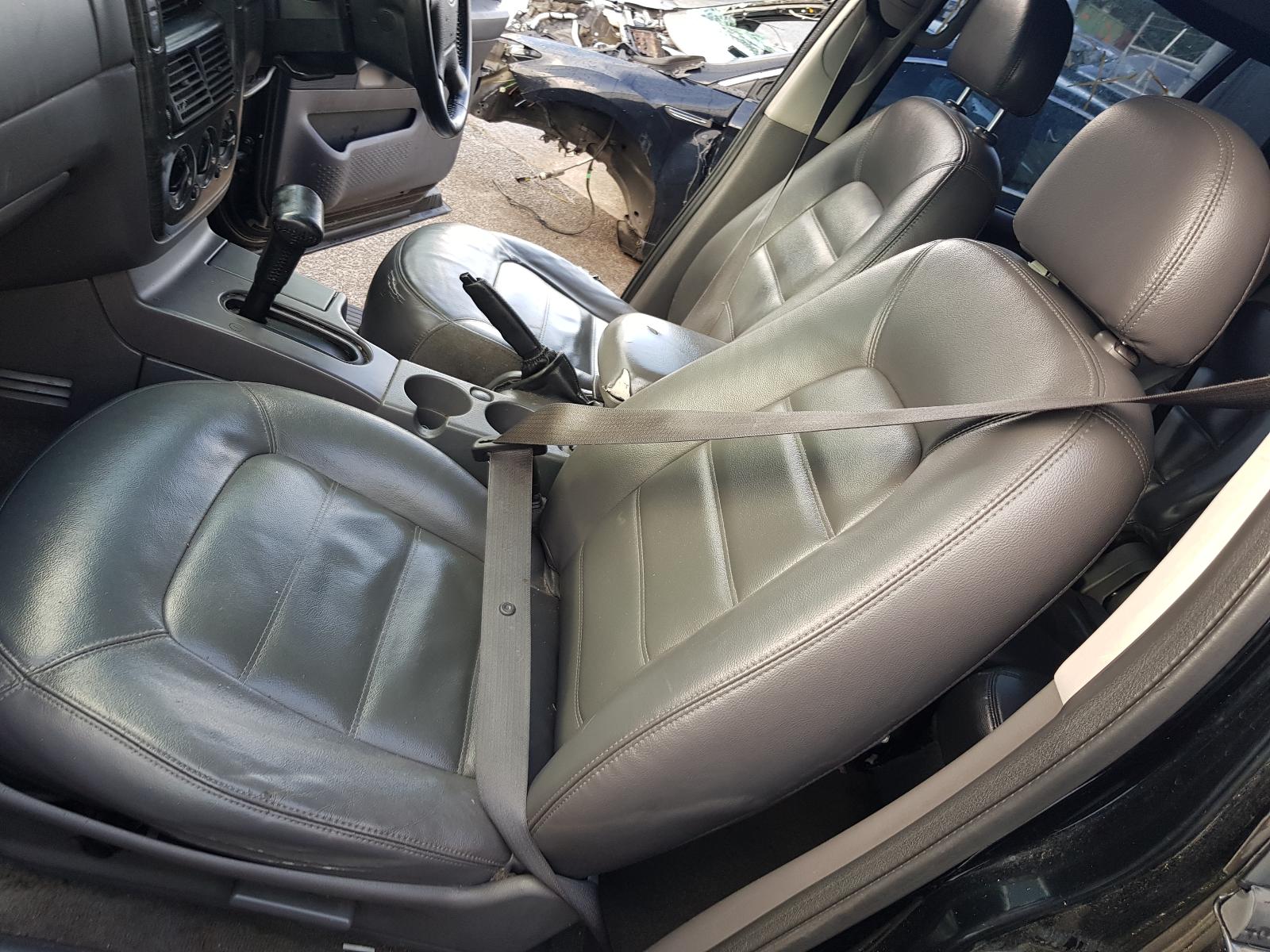 Ford Explorer - UT 2001-2005