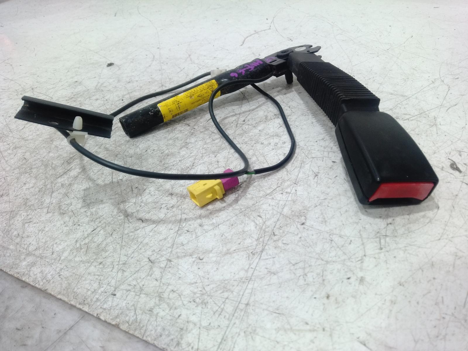 Seat_Belt_Stalk