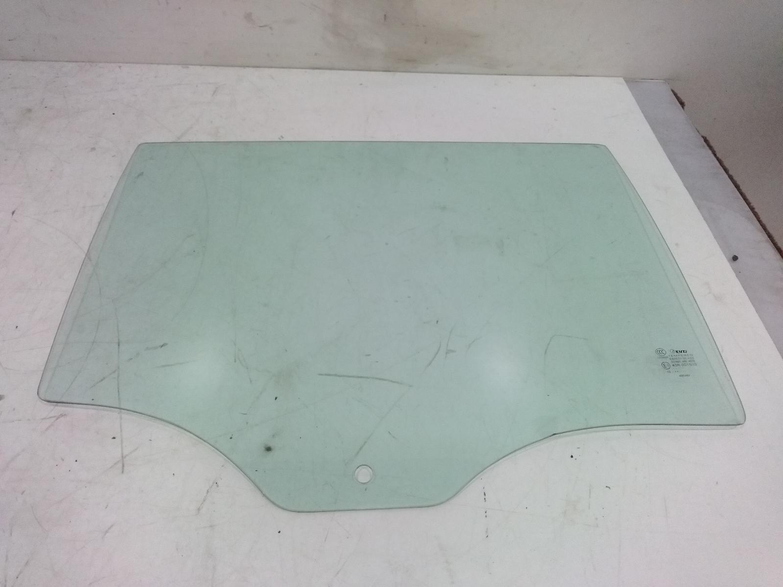 Right_Rear_Door_Window