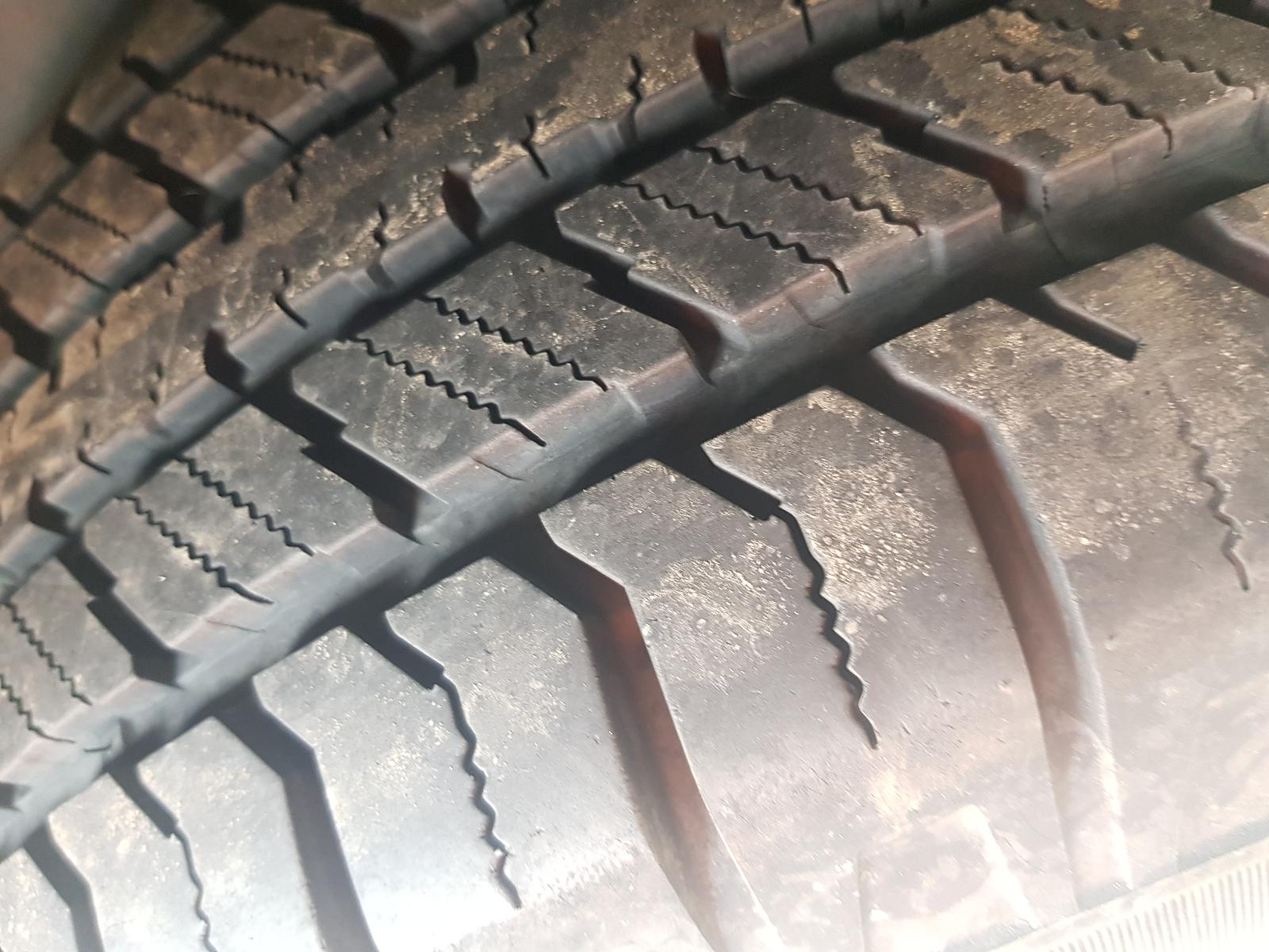 Ford Explorer - UT 2001-2005