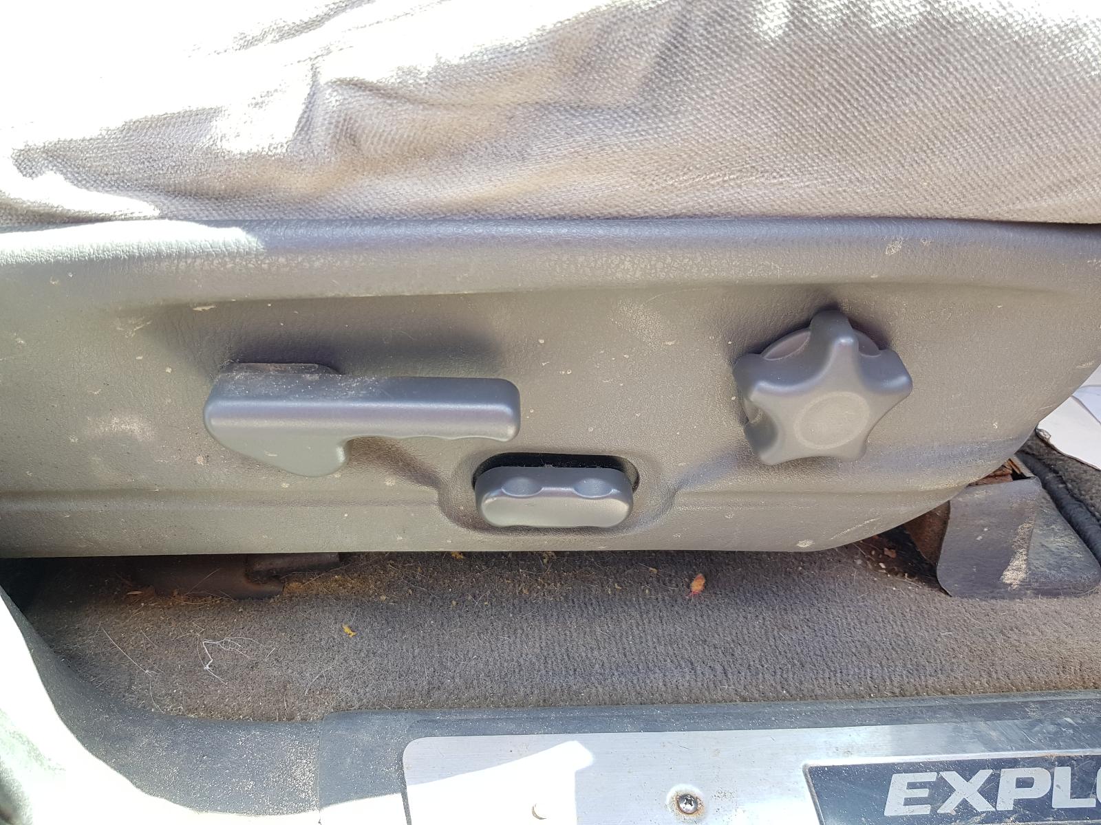 Ford Explorer - UT 2001-2005