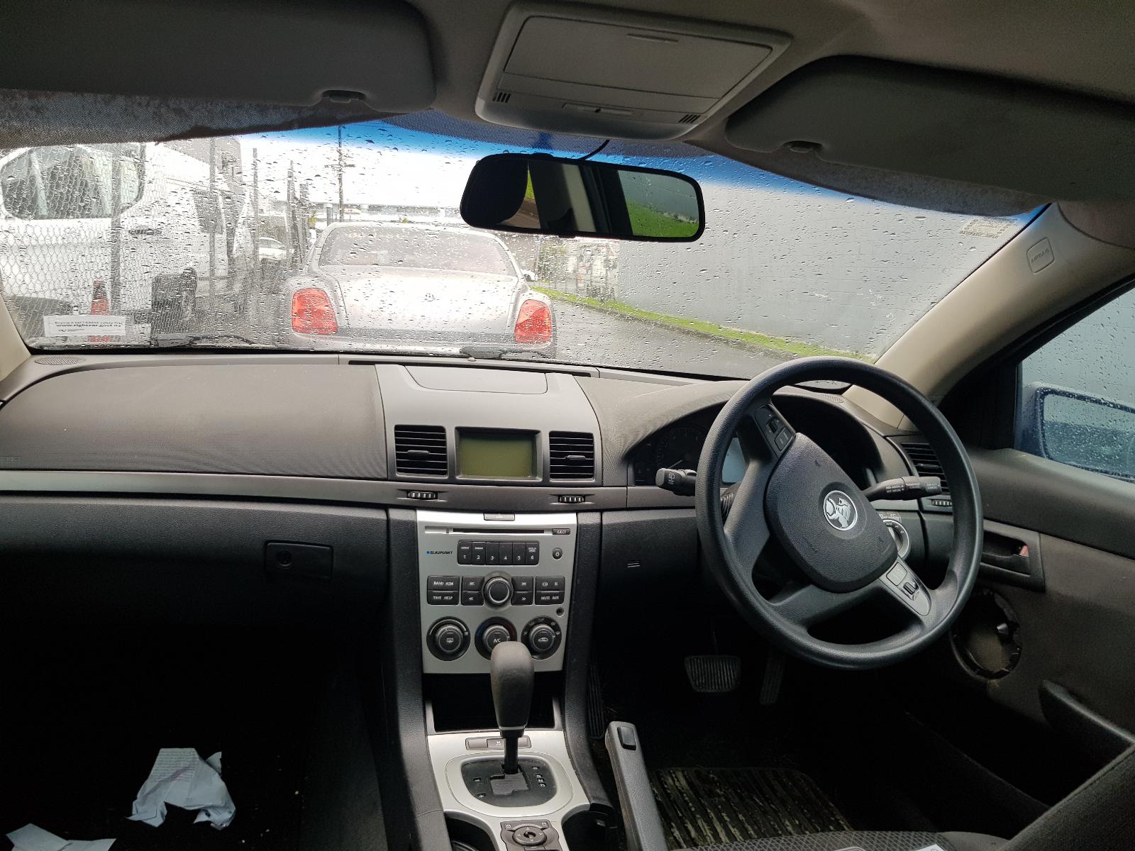 Holden Commodore - VE Omega 06-