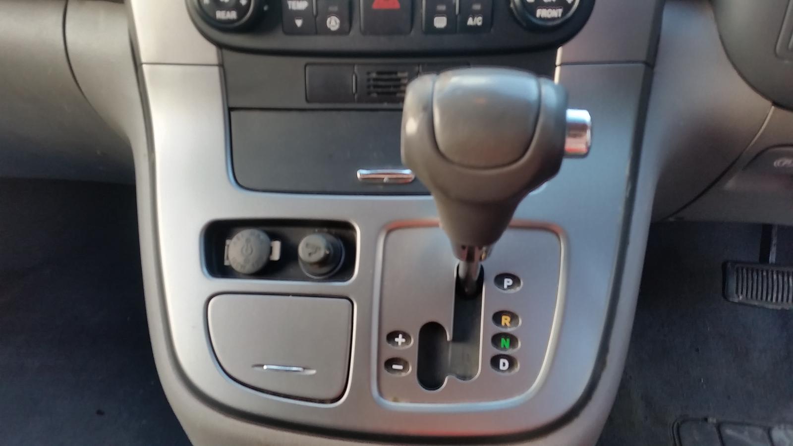 KIA Carnival - 2nd Gen 2006-2014