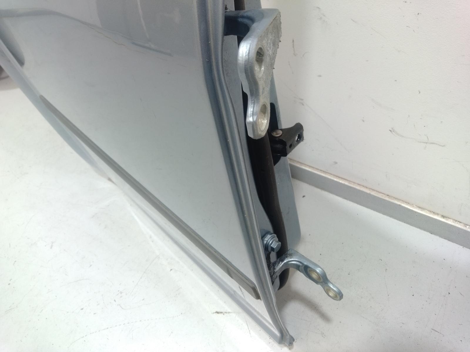 Right_Rear_Door_Sliding