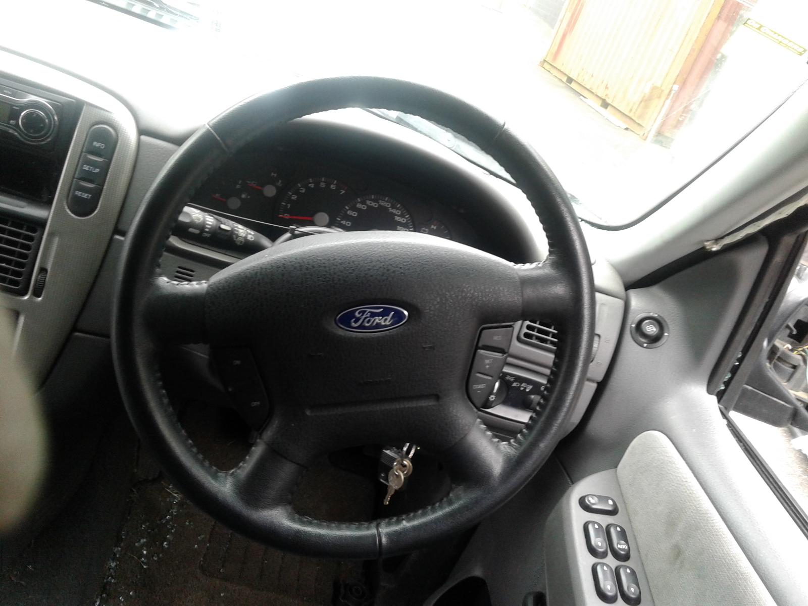 Ford Explorer - UT 2001-2005