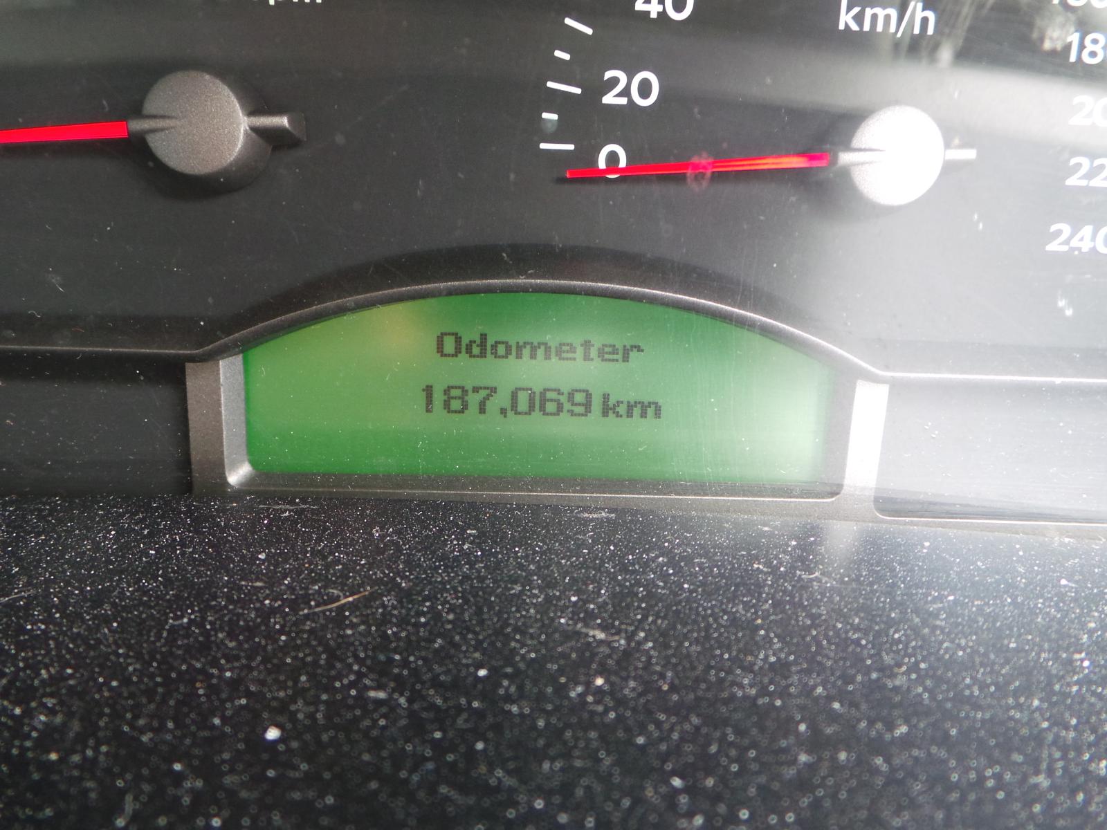 Holden Adventra - VZ 2005-2007