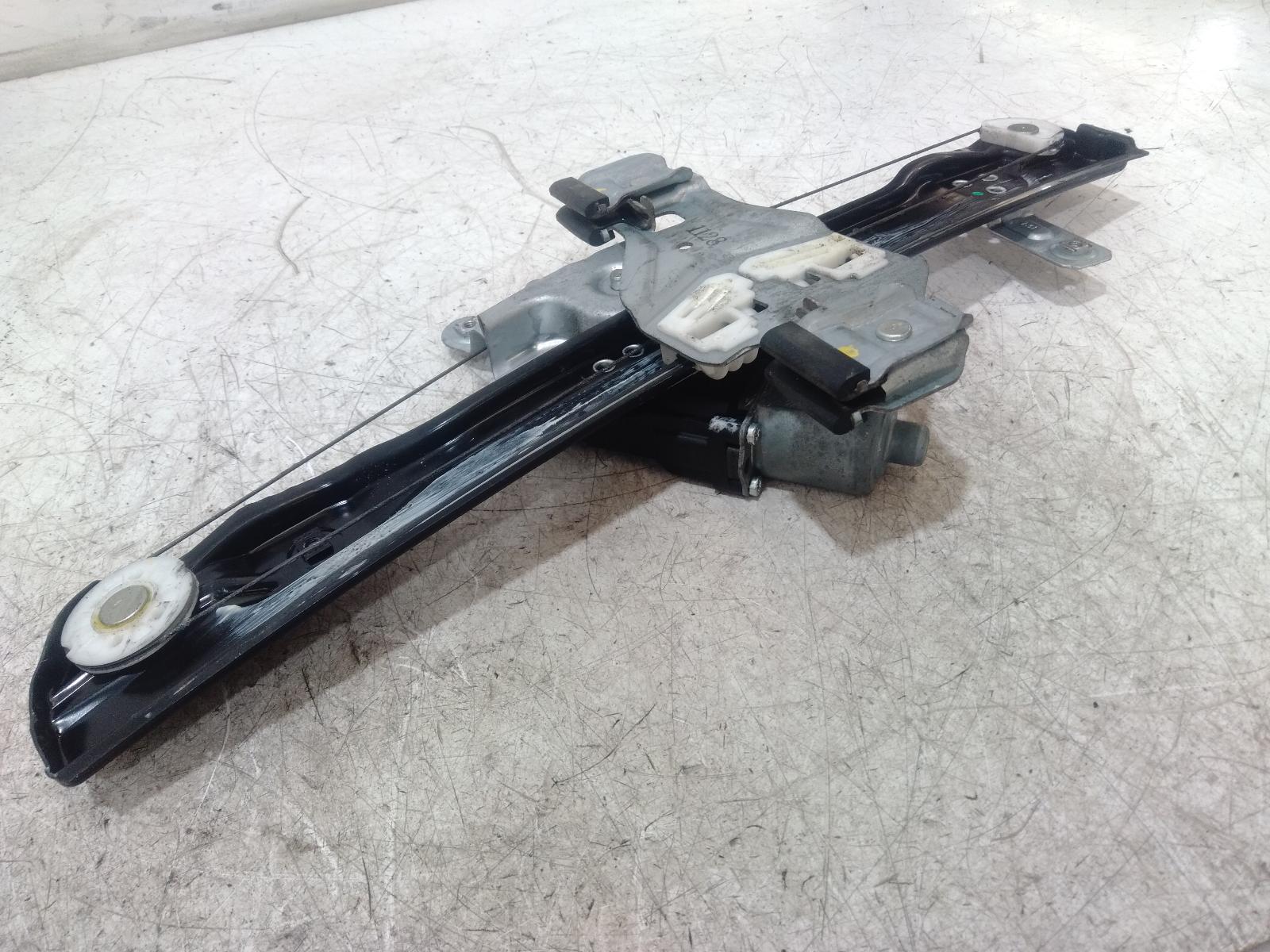 Right Front Window Reg Motor