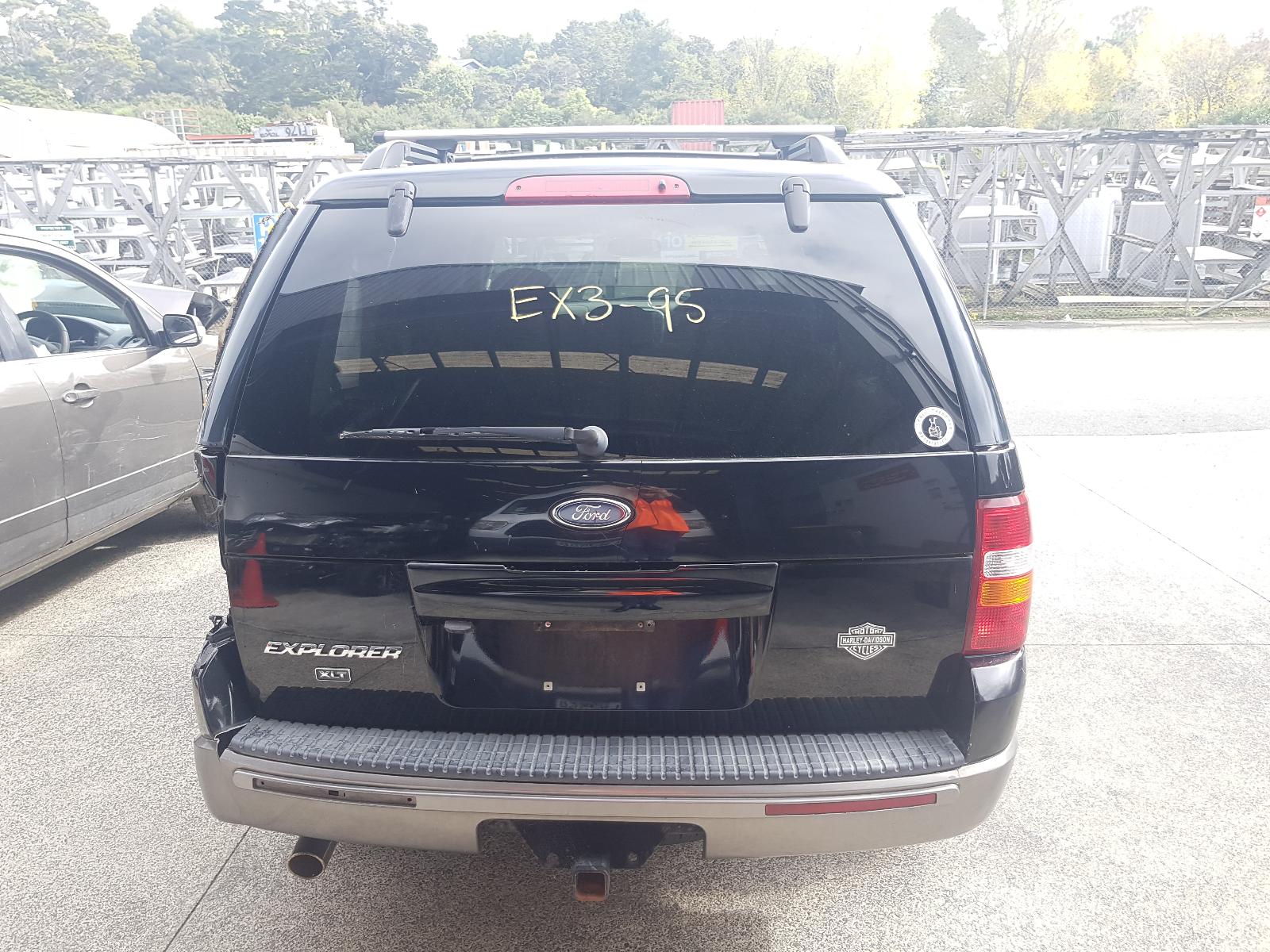 Ford Explorer - UT 2001-2005