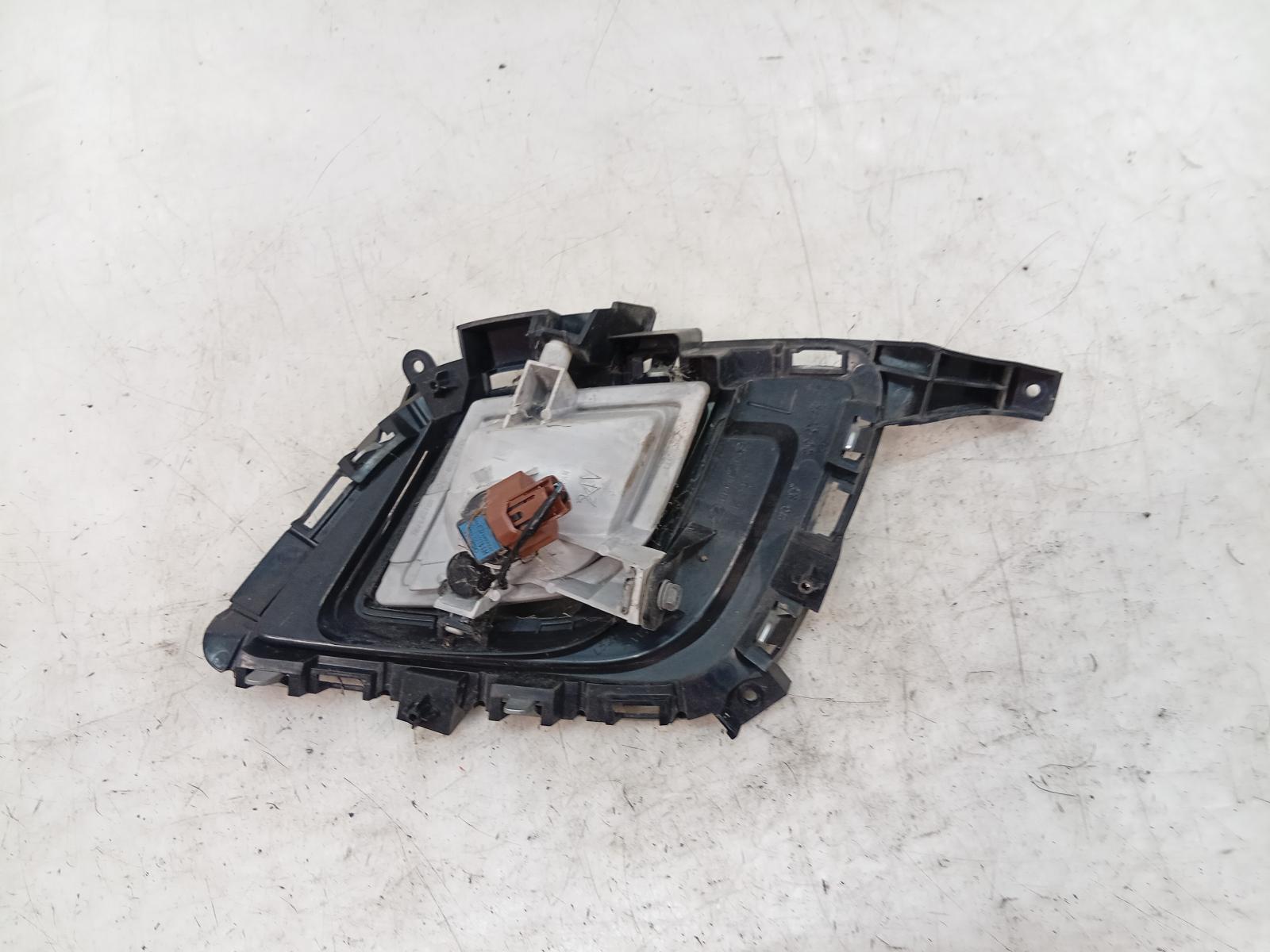 Left_Indicator_Fog_Side