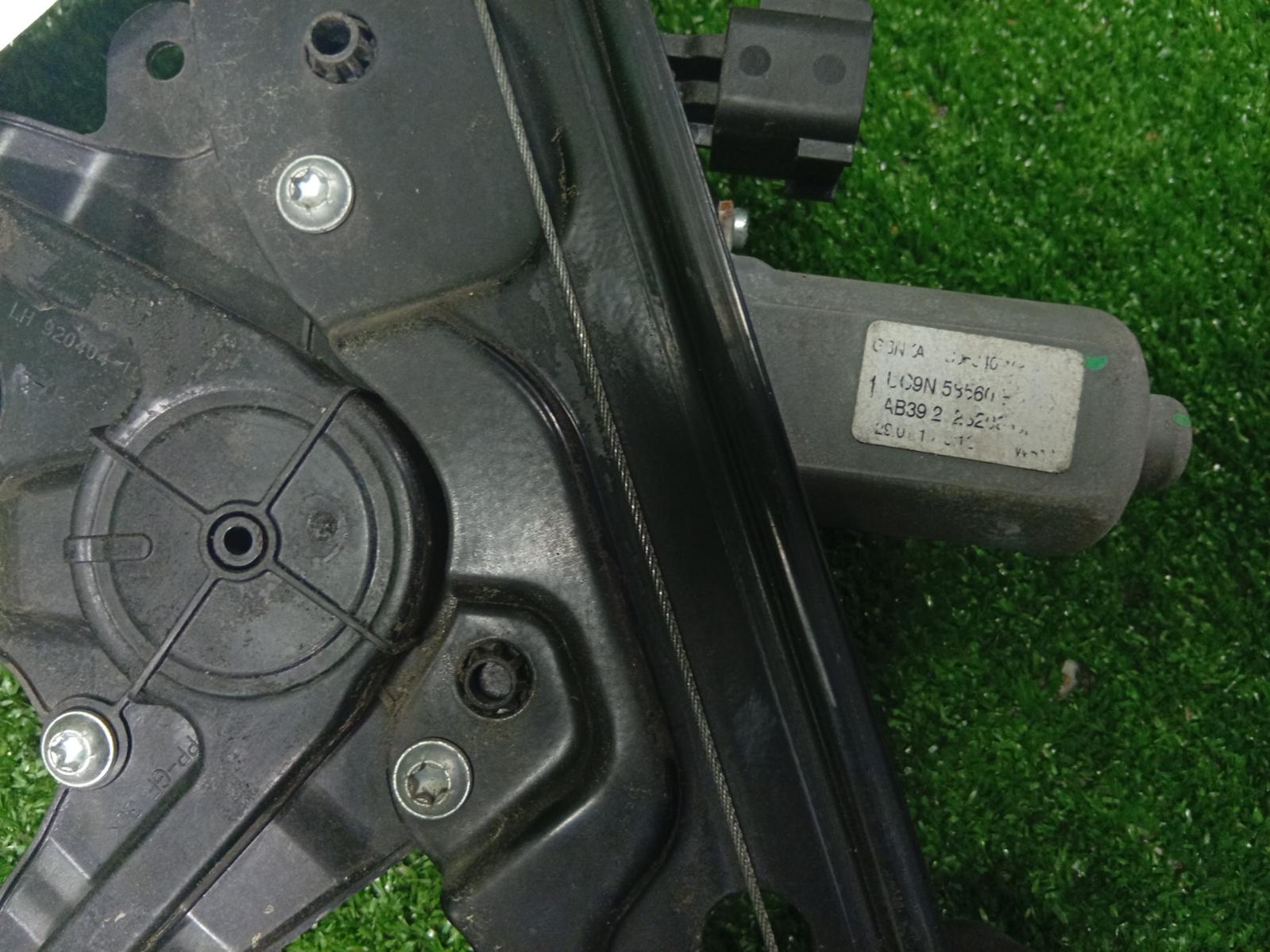 Right Front Window Reg Motor