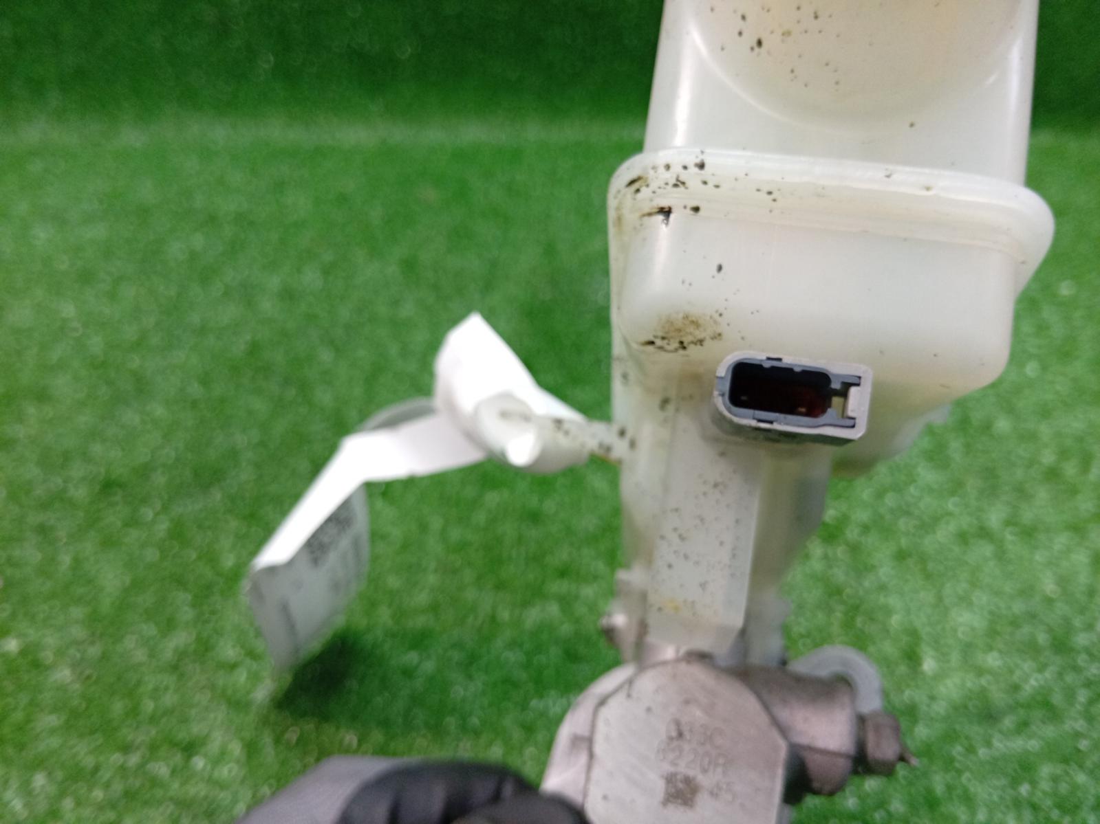 Master_Cylinder