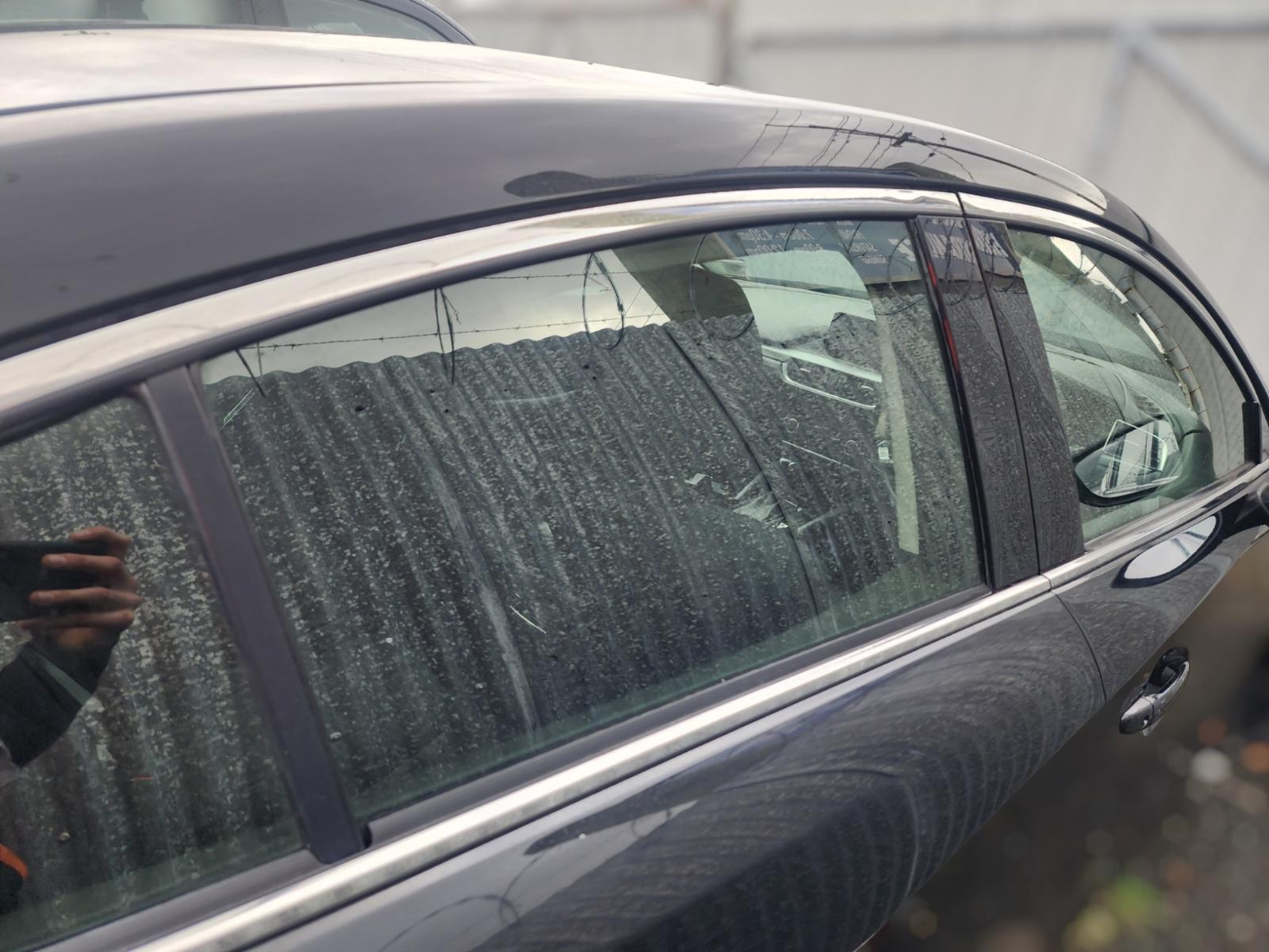 Right_Rear_Door_Window