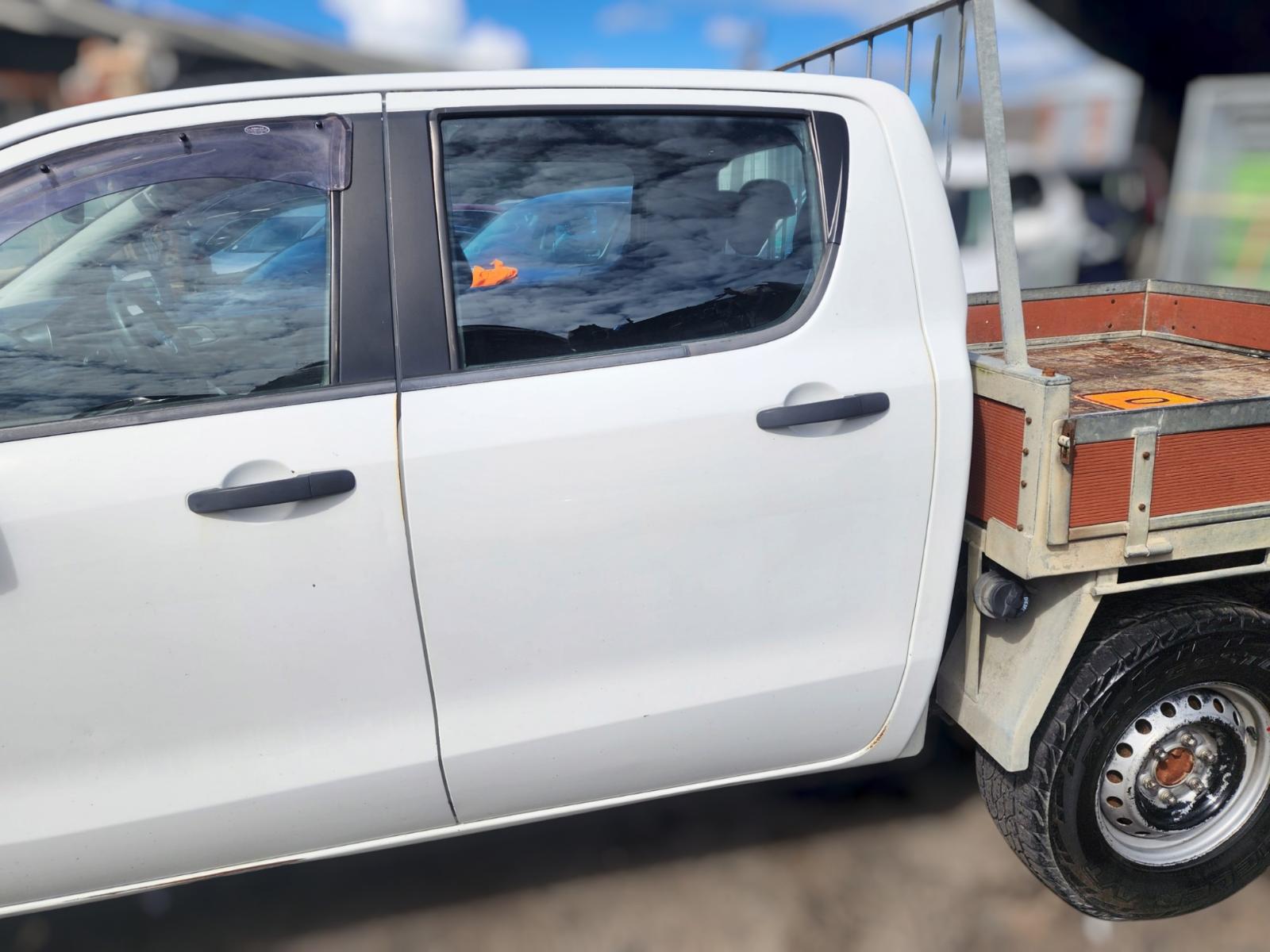 Left_Rear_Door_Sliding