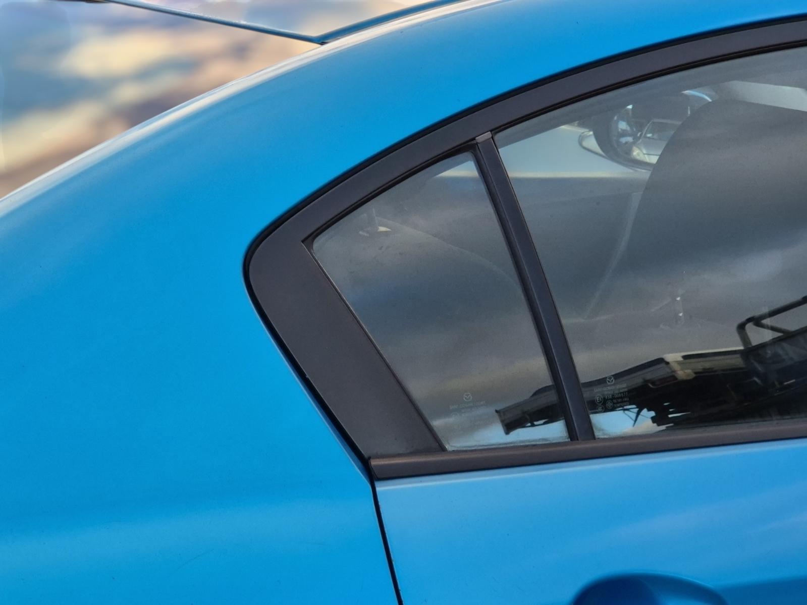 Right_Rear_1q_Door_Glass