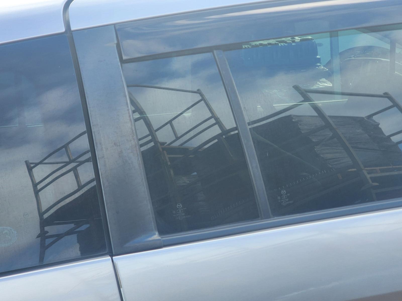 Right Rear 1q Door Glass