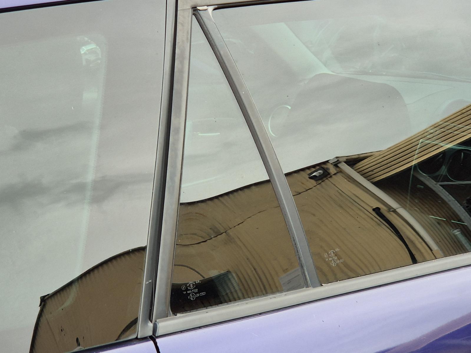 Right_Rear_1q_Door_Glass