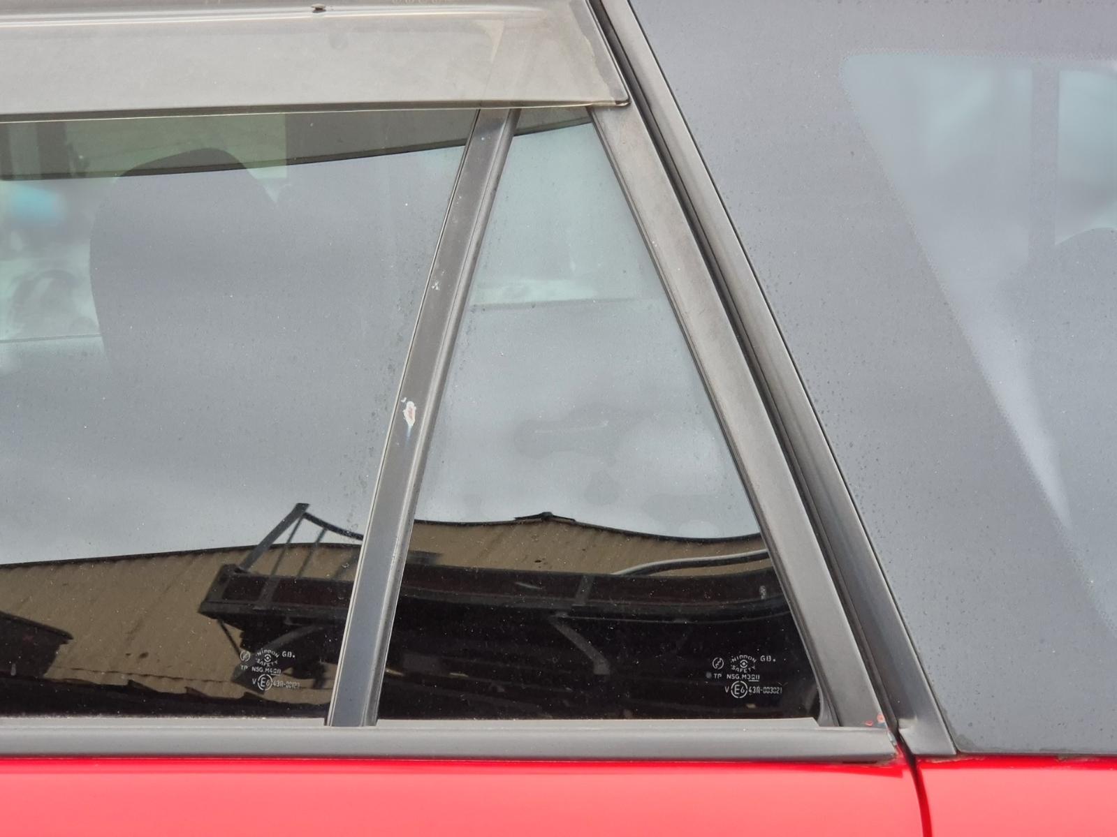 Left_Rear_1q_Door_Glass