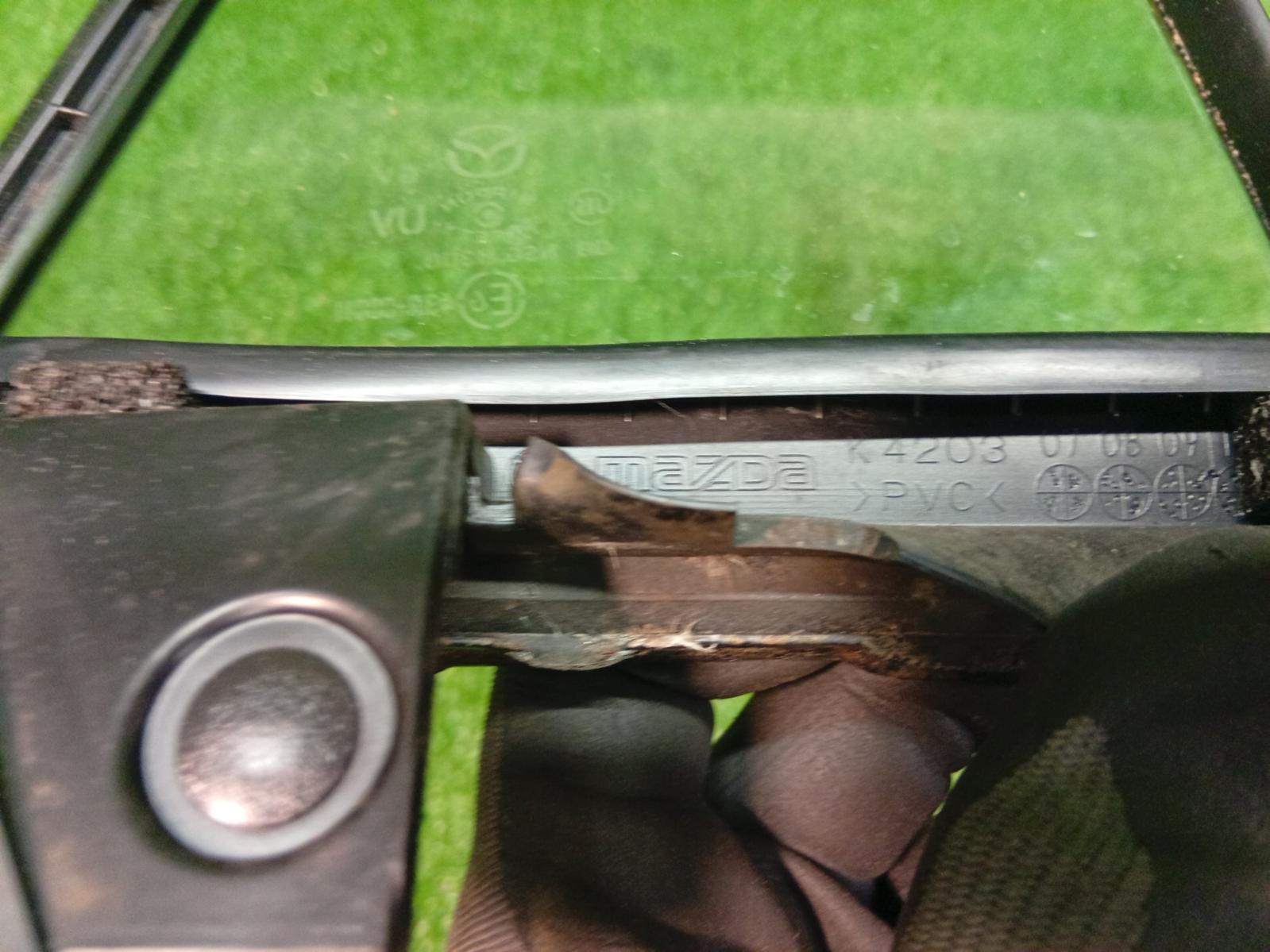 Left_Rear_1q_Door_Glass