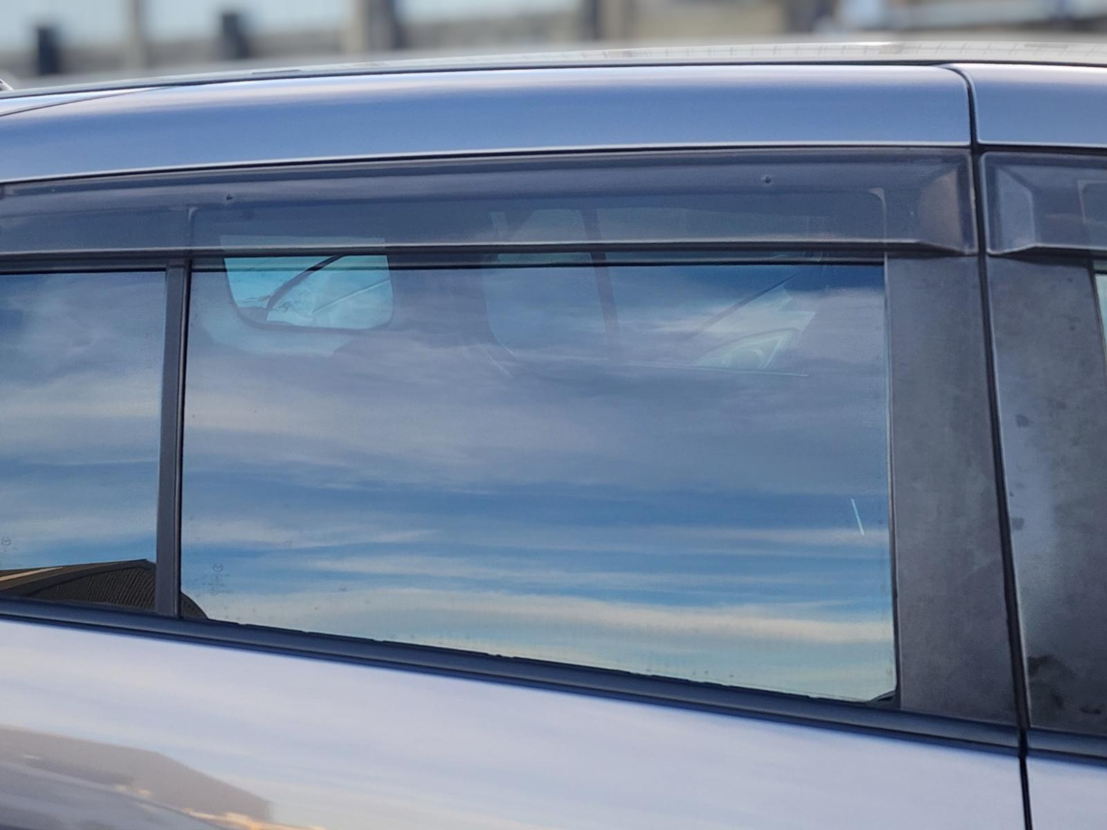 Right_Rear_Door_Window