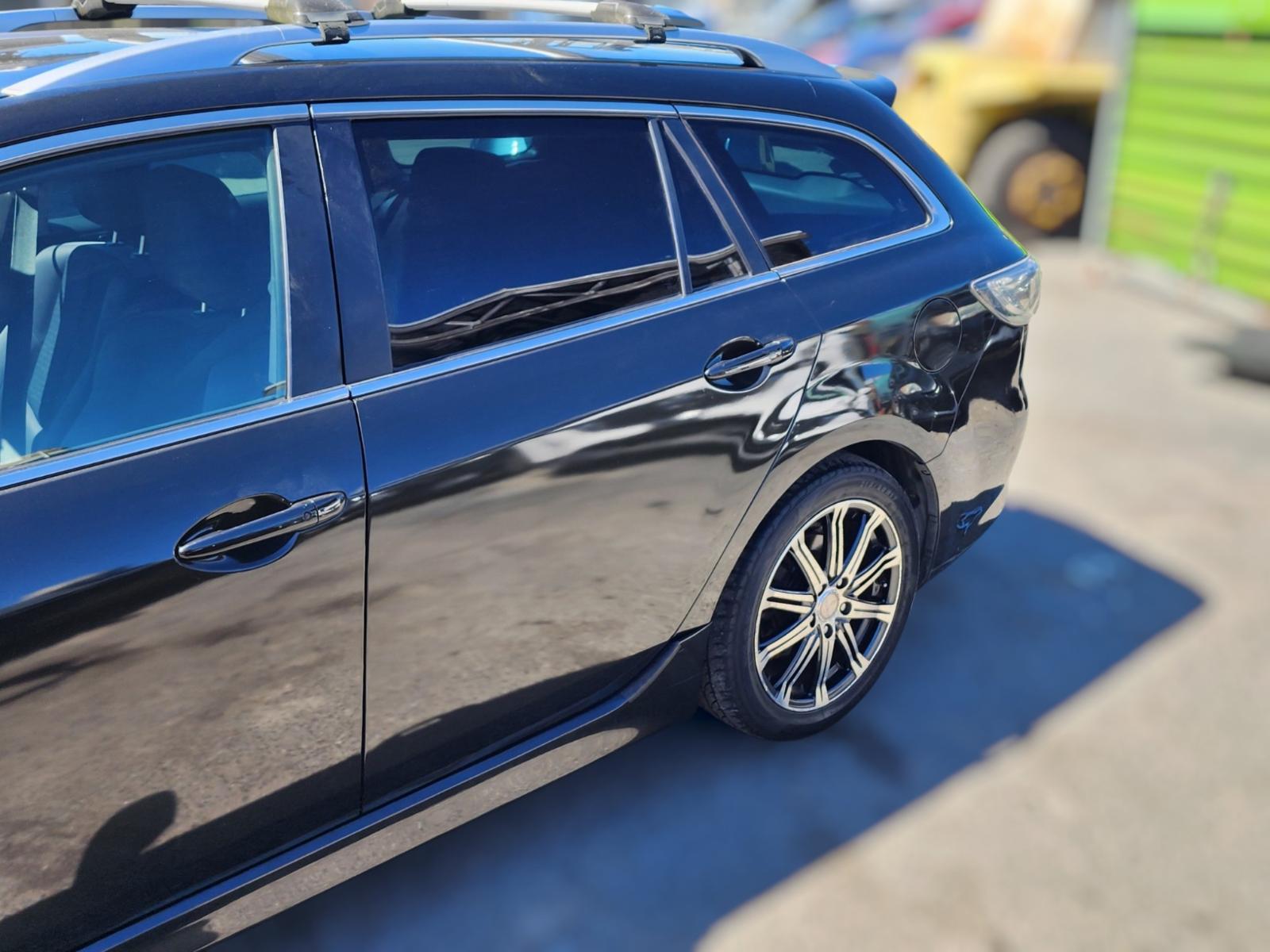 Left Rear Door Sliding