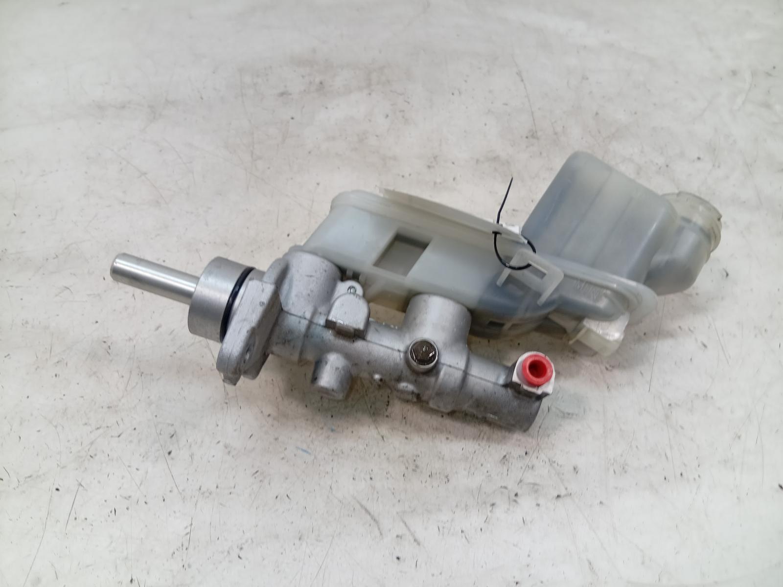 Master_Cylinder