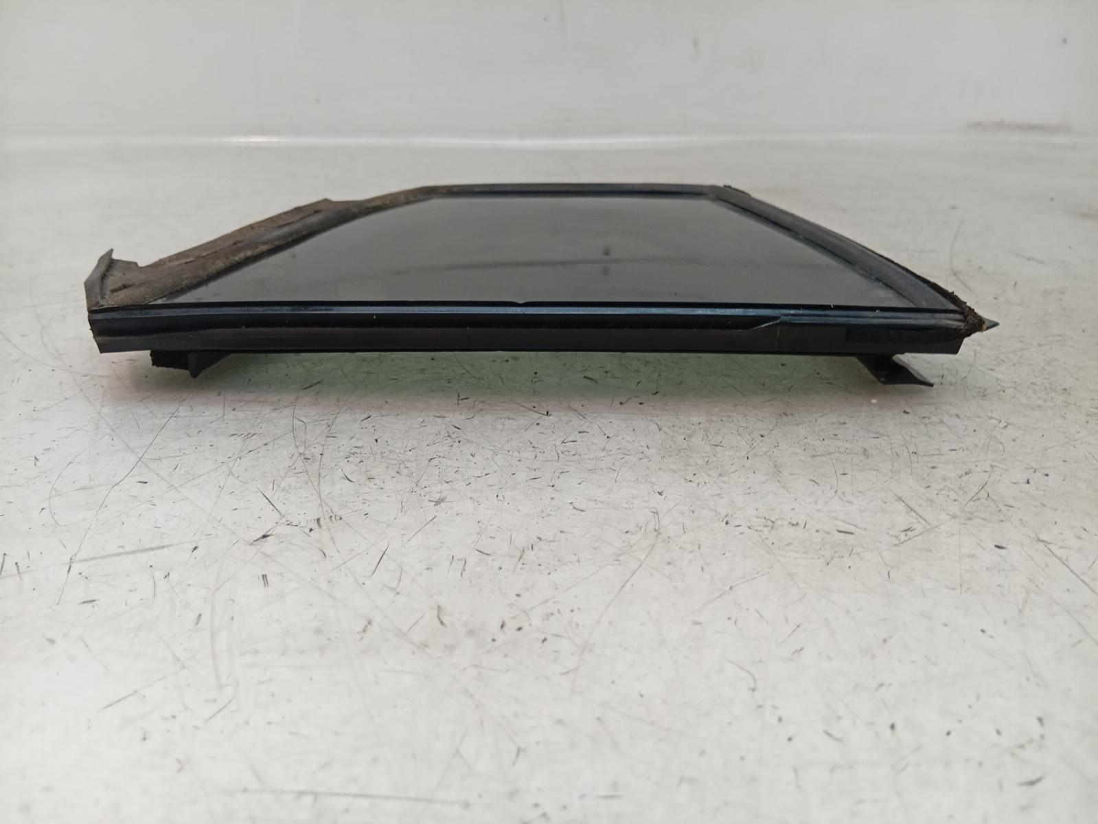 Right_Rear_1q_Door_Glass