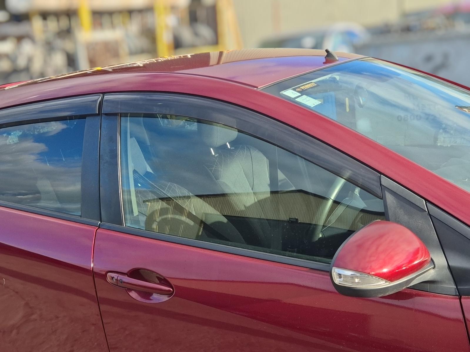 Right_Front_Door_Window