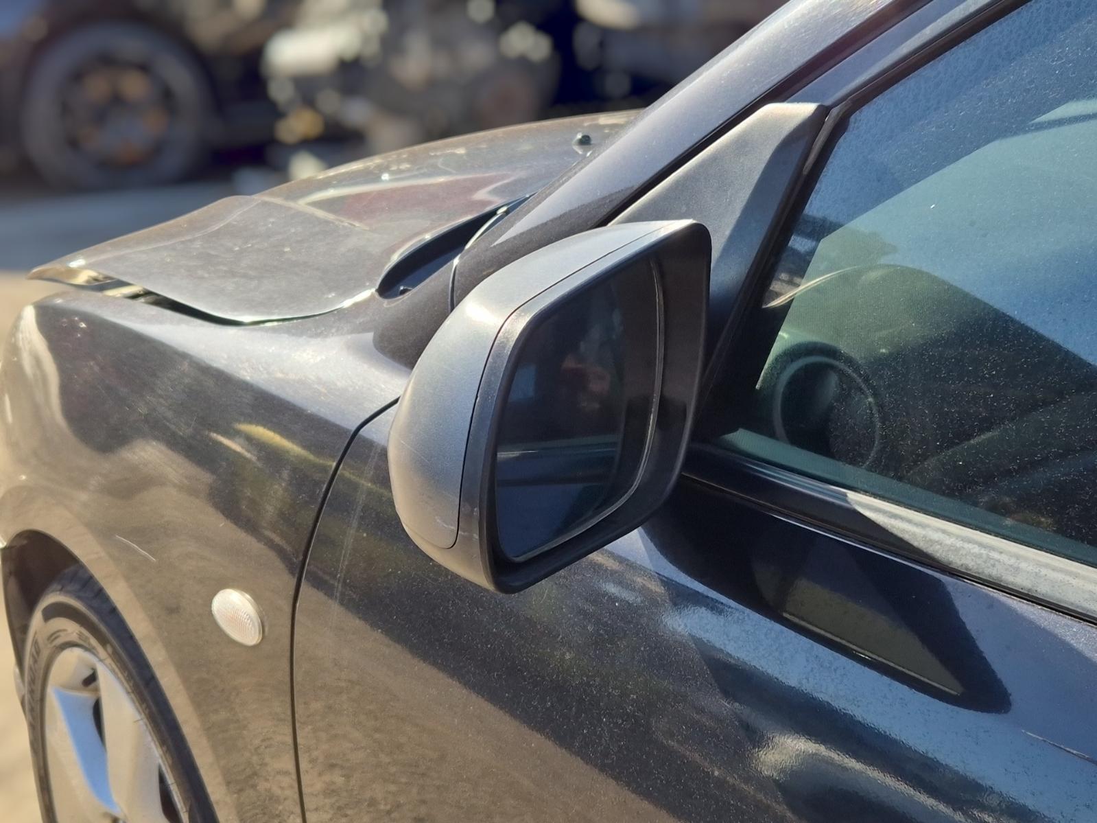 Left_Door_Mirror