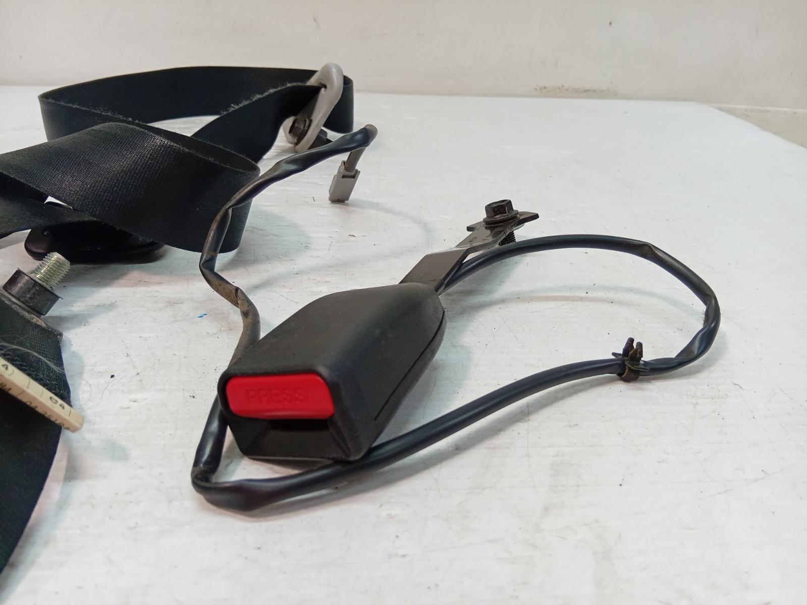 Seat_Belt_Stalk