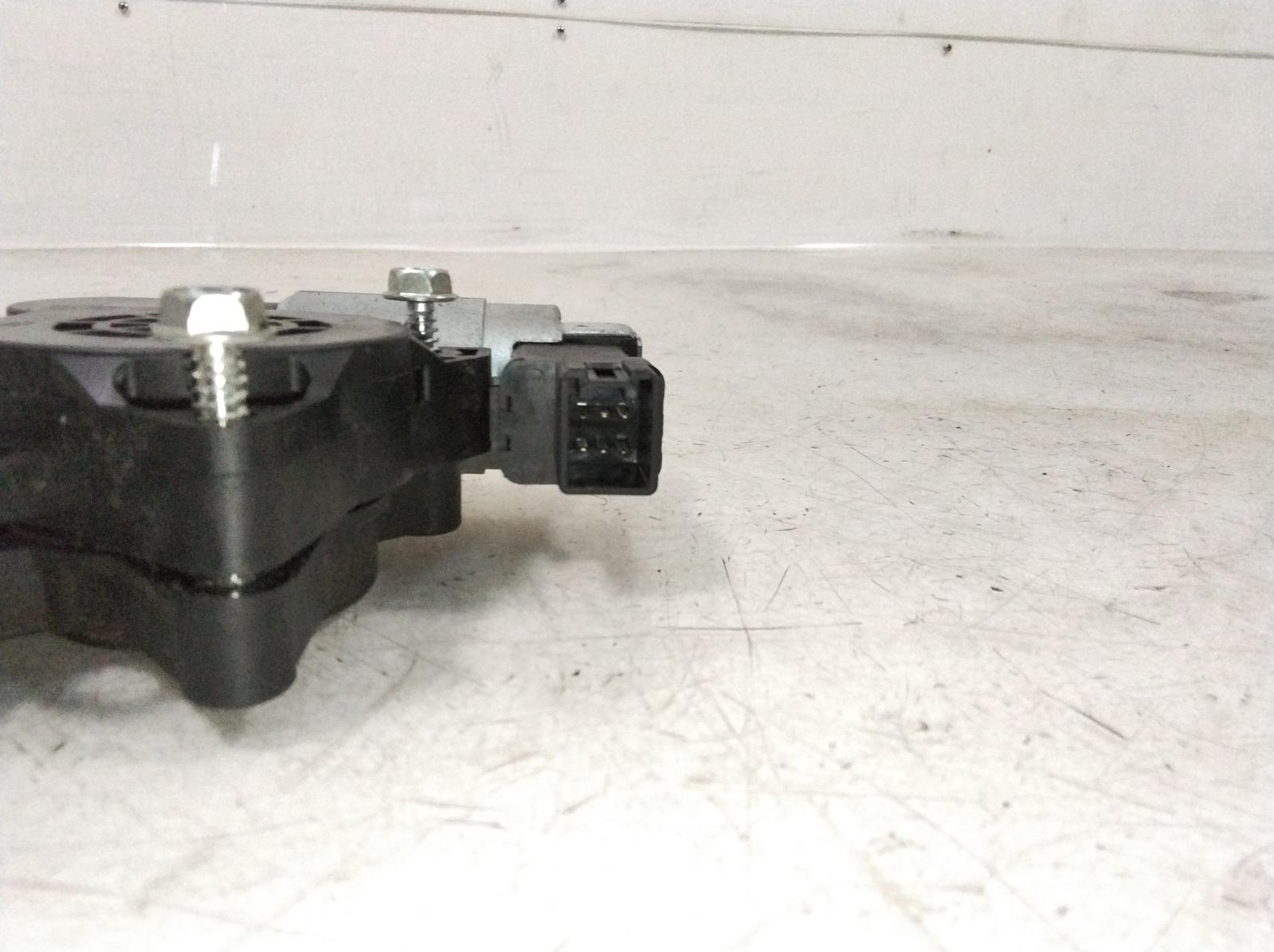 Right_Front_Window_Reg_Motor