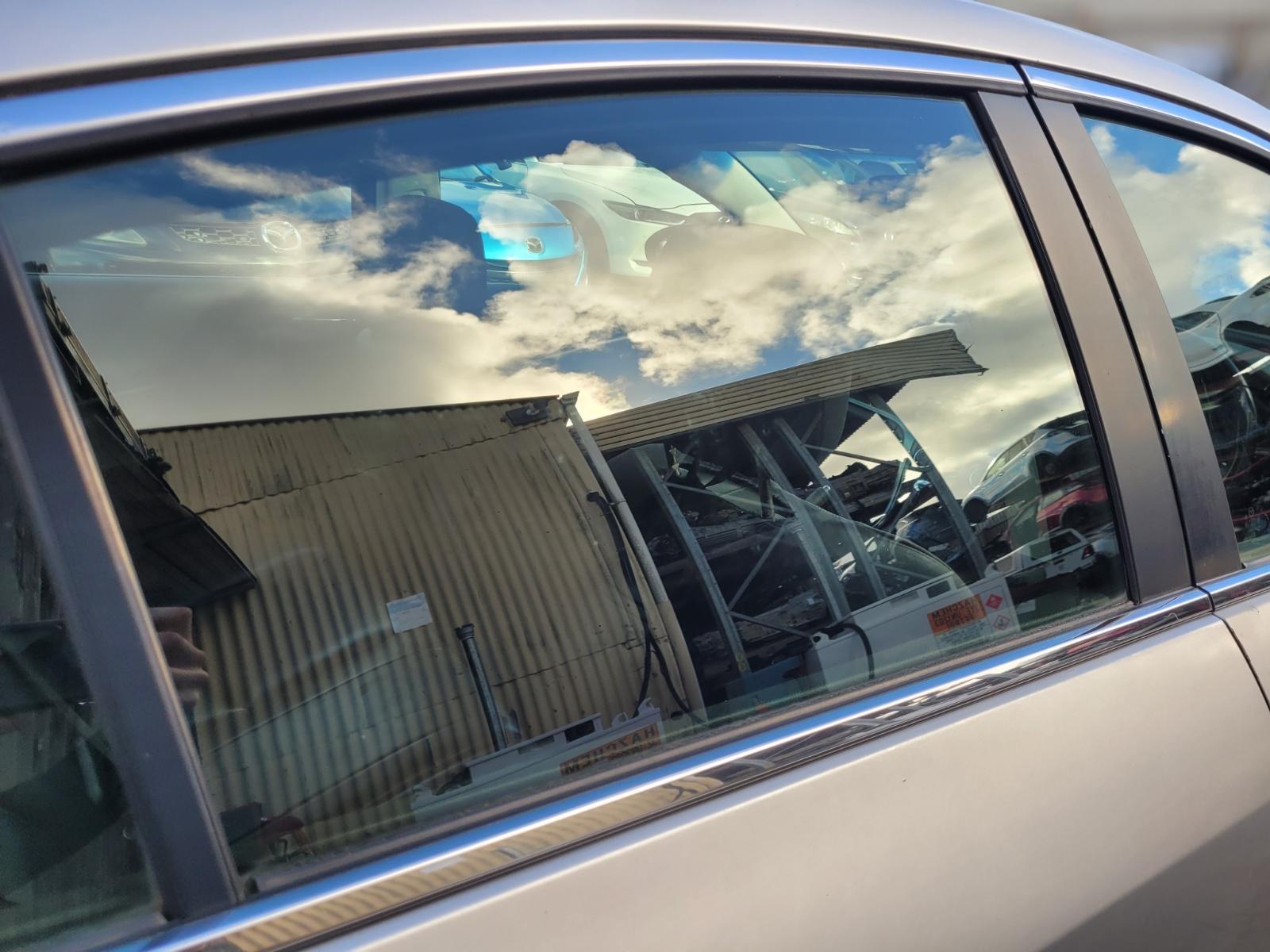 Right_Rear_Door_Window