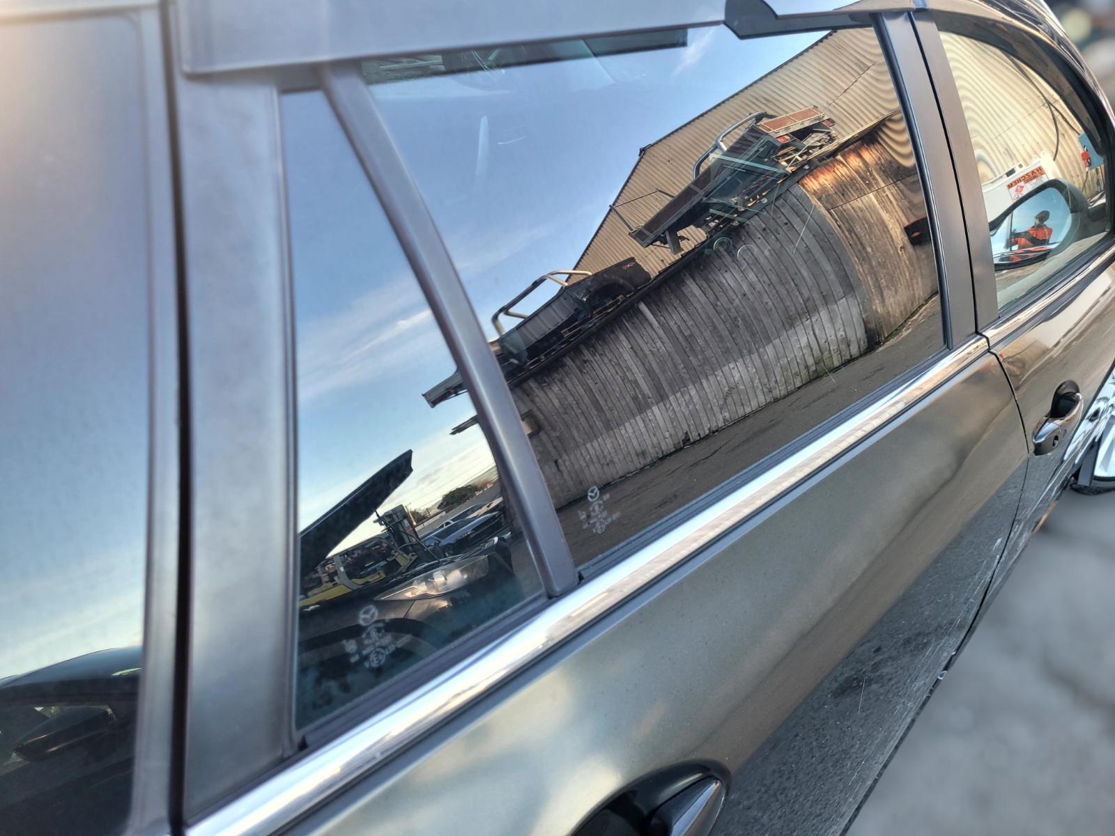 Right_Rear_1q_Door_Glass