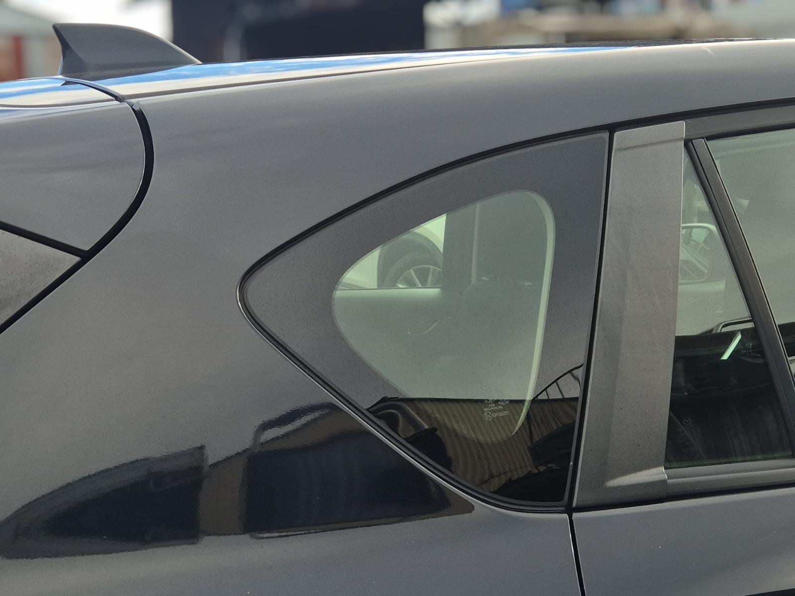 Right_Rear_Side_Glass