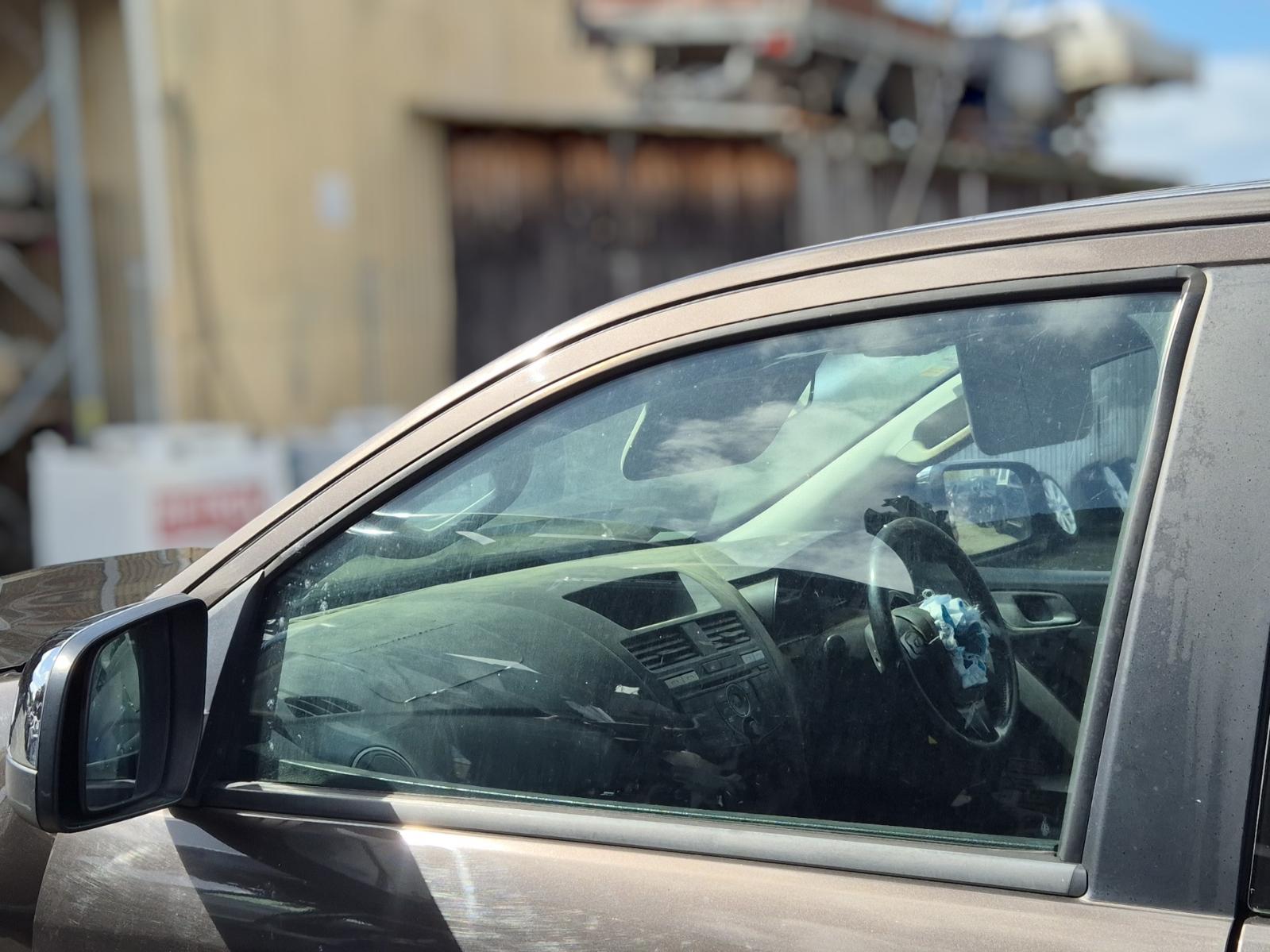 Left_Front_Door_Window