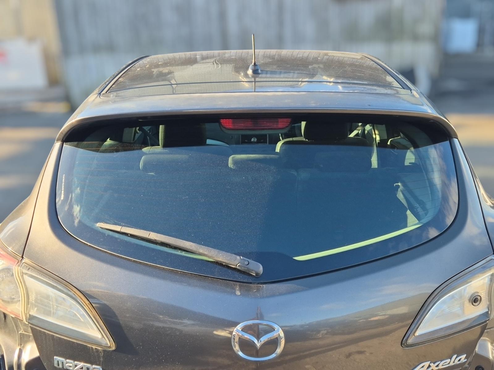 Rear_Tailgate_Glass