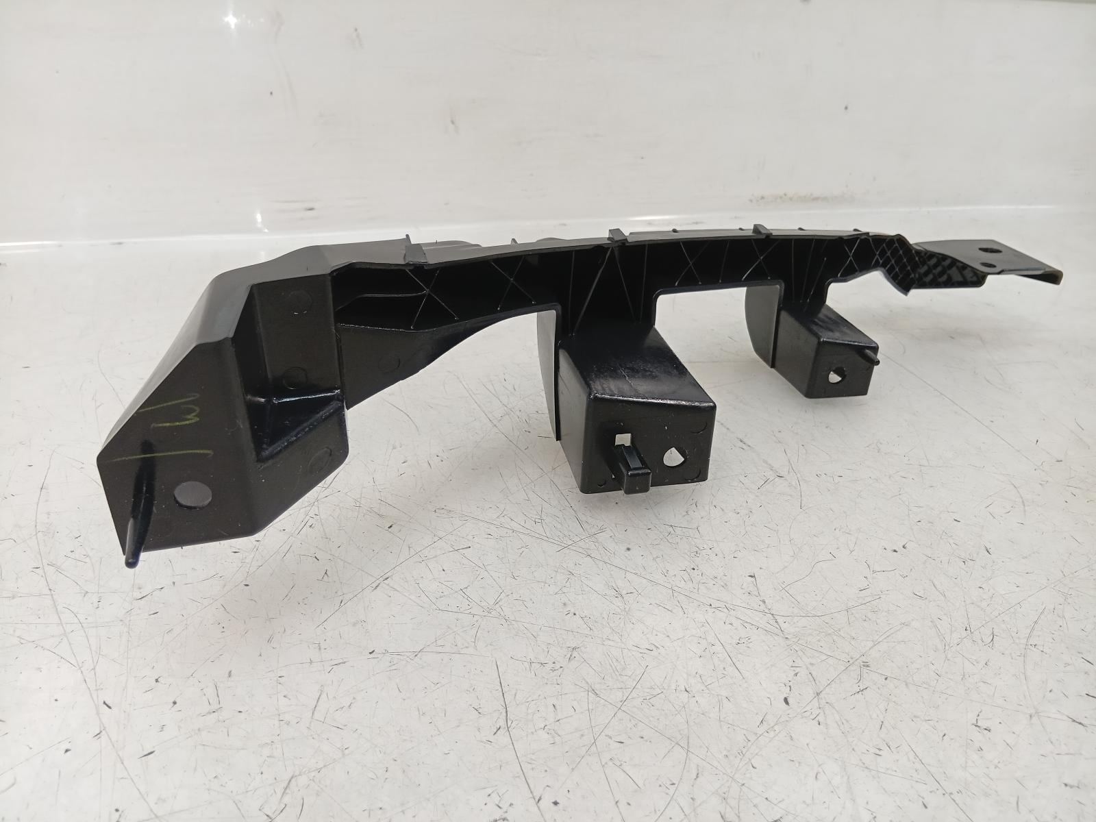 Left_Headlight_Surround