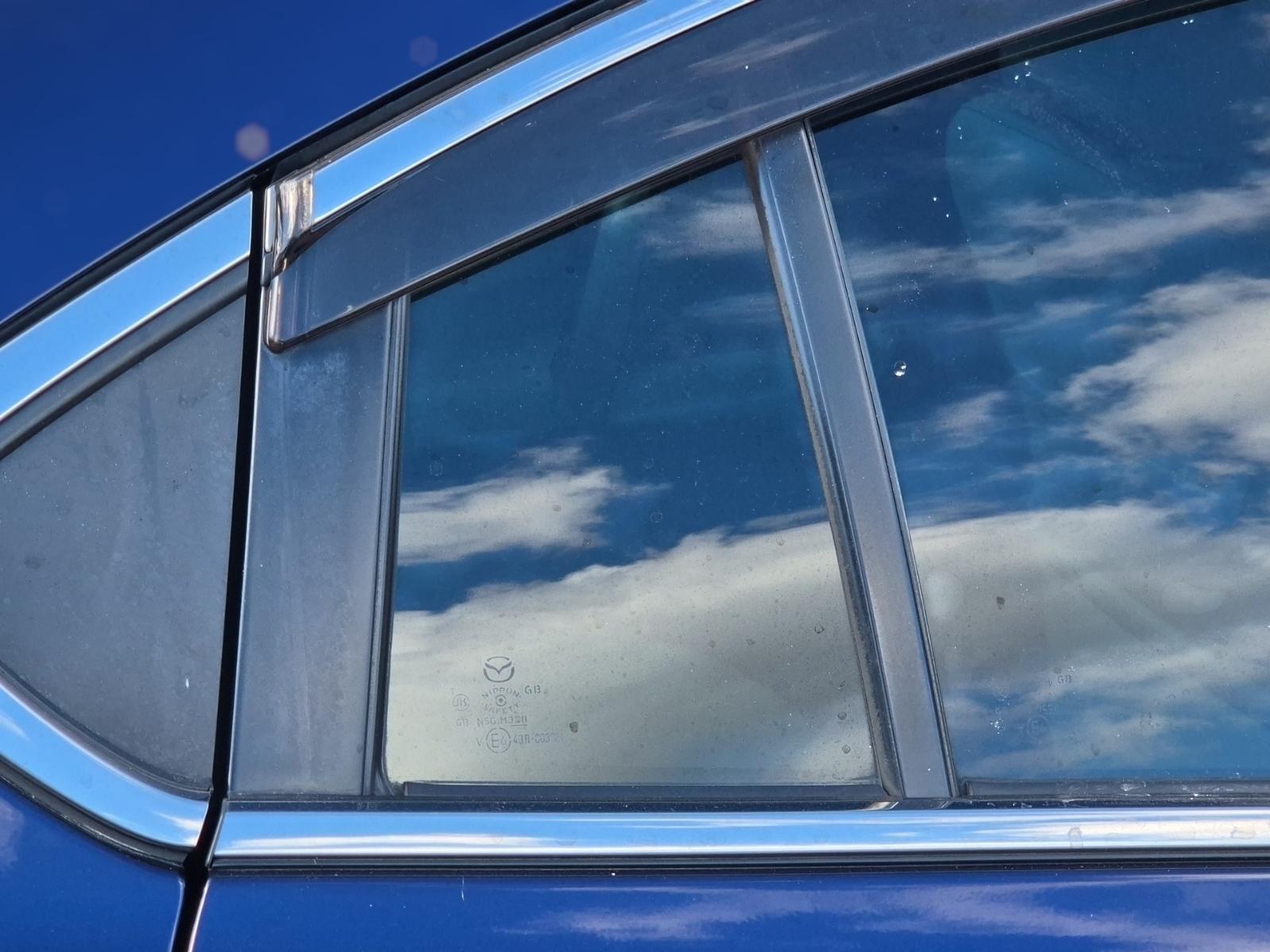 Right_Rear_1q_Door_Glass