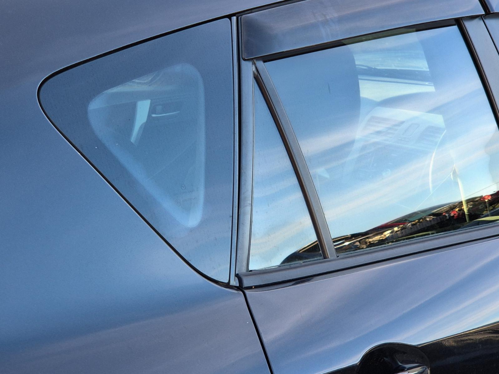 Right_Rear_1q_Door_Glass