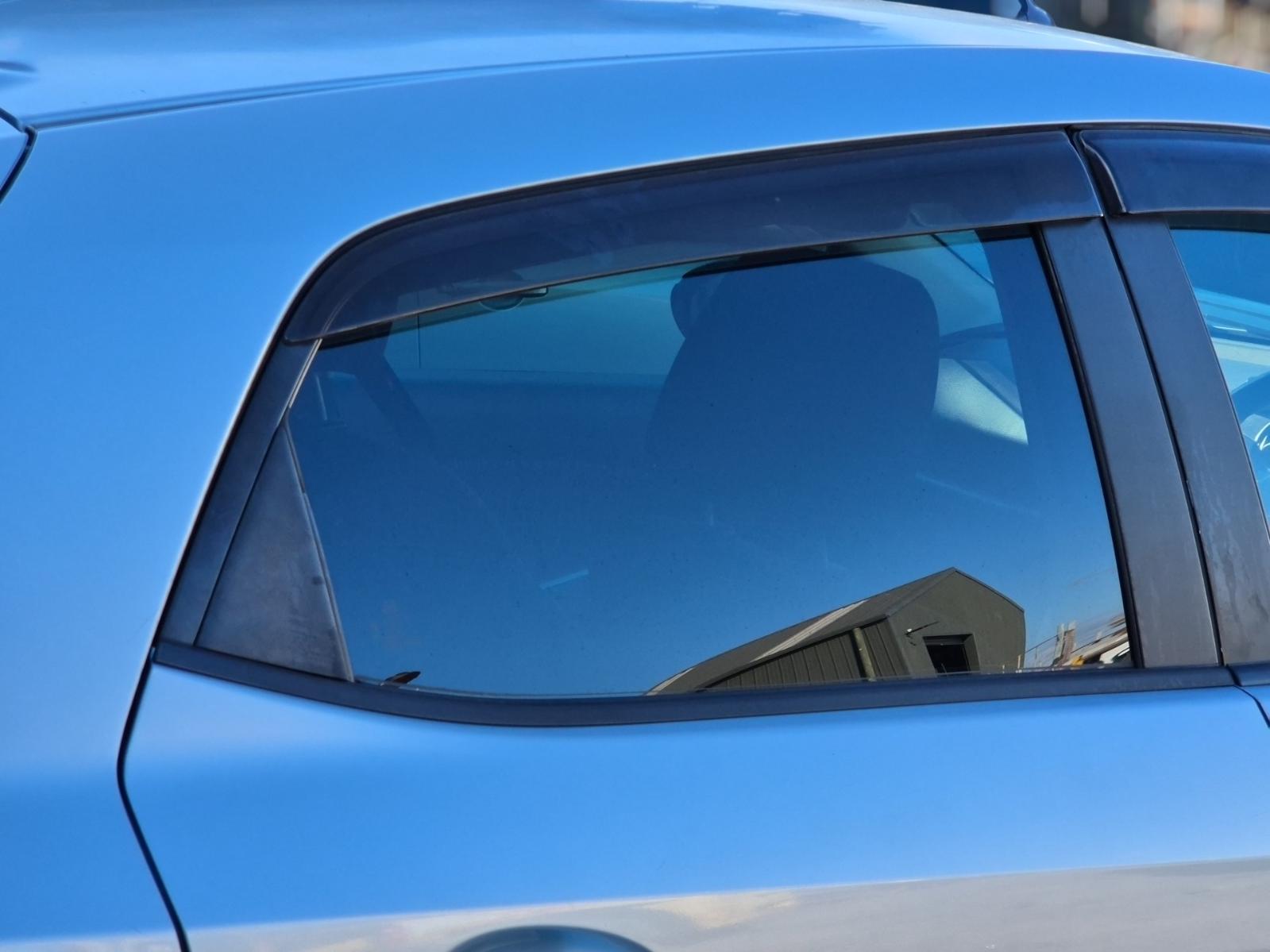 Right_Rear_Door_Window